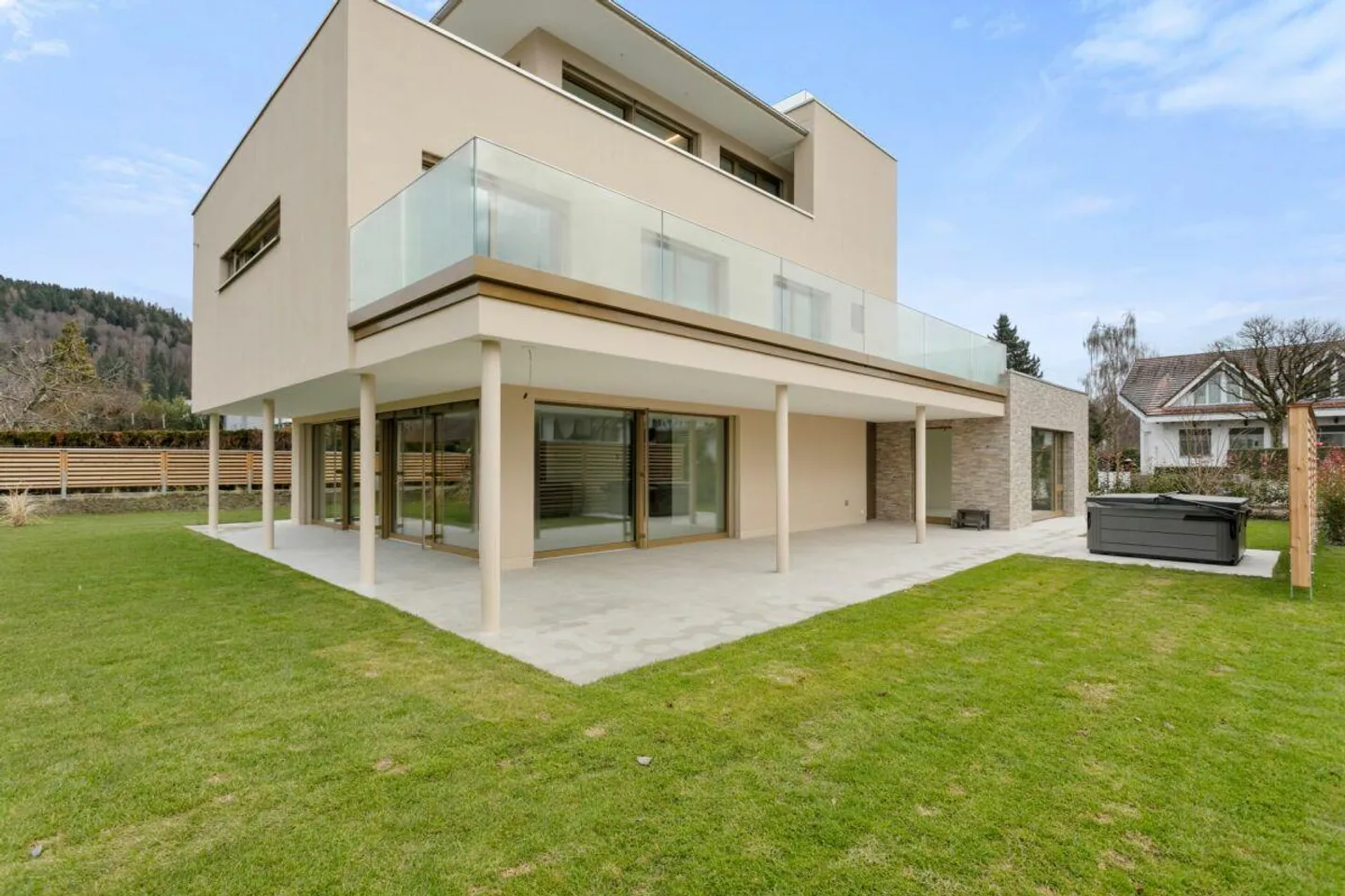 Luxusvilla mit Dachterrasse - Foto 13 von 13