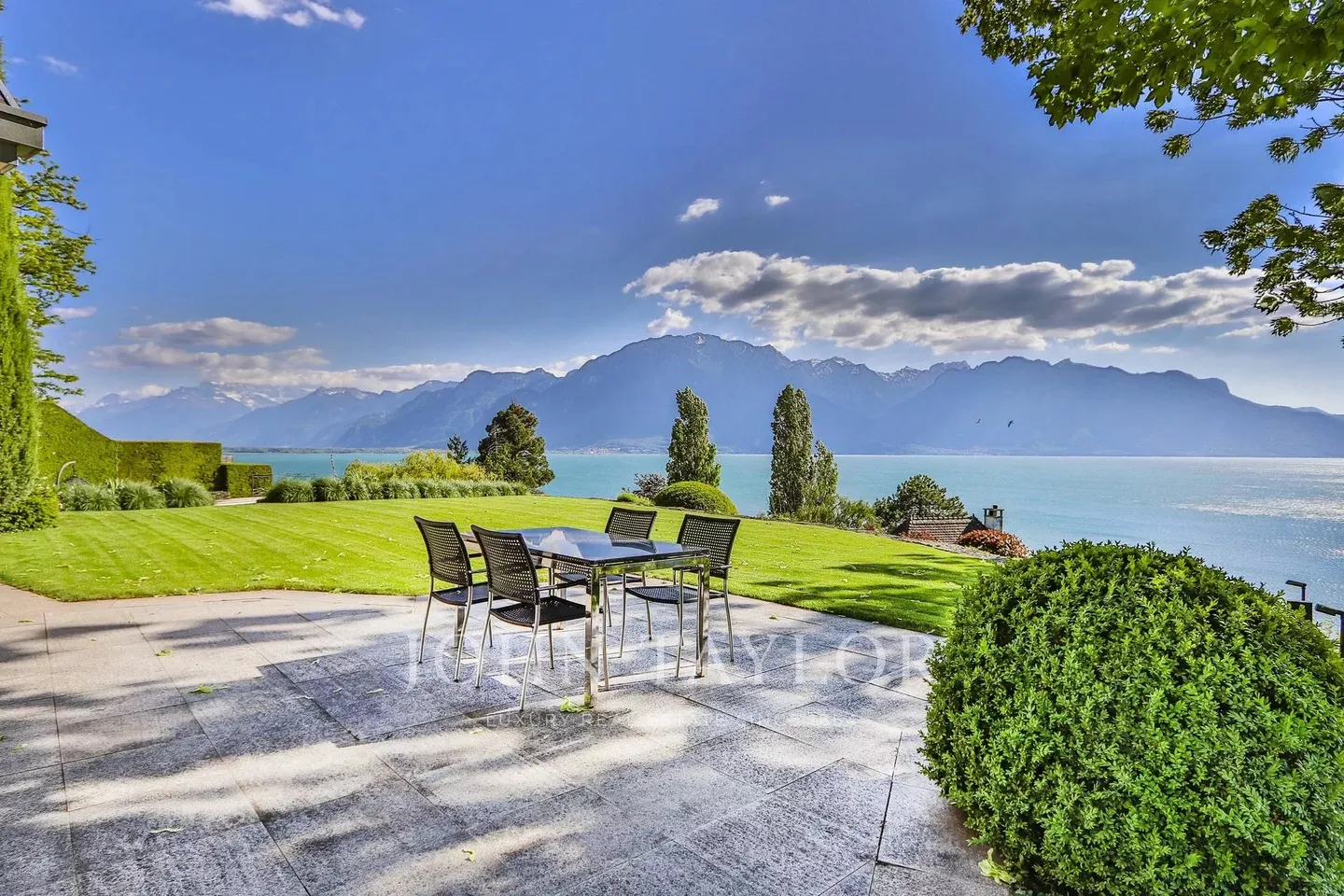 Propriété avec vue exceptionnelle sur le lac - Photo 7 sur 9