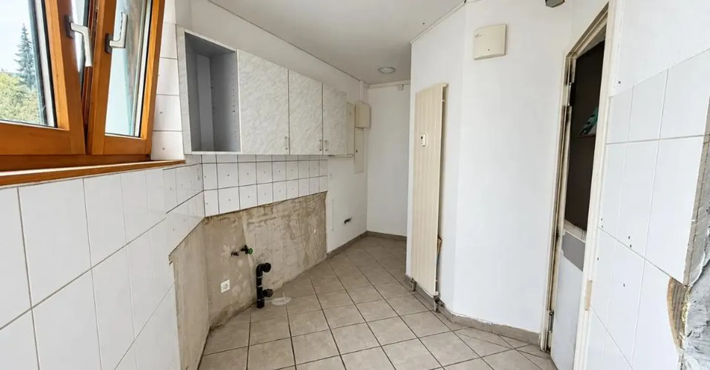 Commercial space to renovate   An investment opportunity with attractive returns - Photo 7 of 13