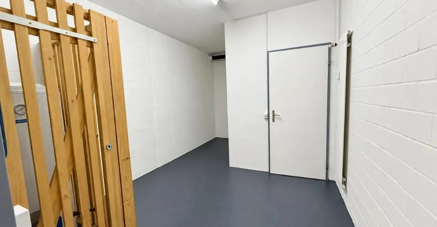 Commercial space to renovate   An investment opportunity with attractive returns - Photo 13 of 13