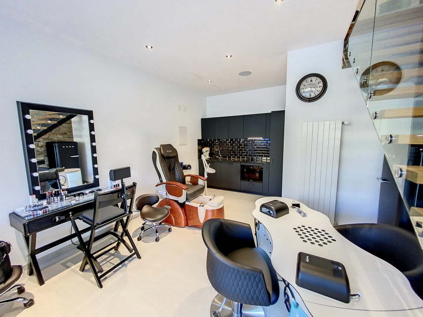 Very nice commercial space on 2 floors in Marly - Photo 3 of 5