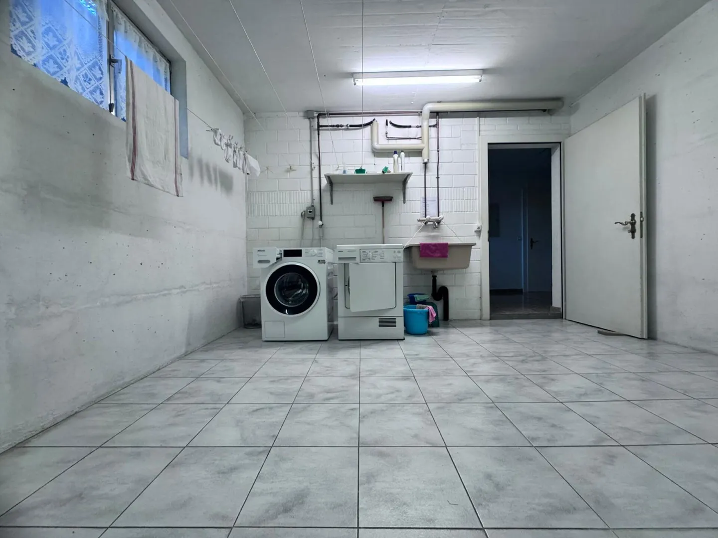 4.5-Zimmer-Wohnung im EG mit grosszügigem gedecktem Sitzplatz - Foto 8 von 9