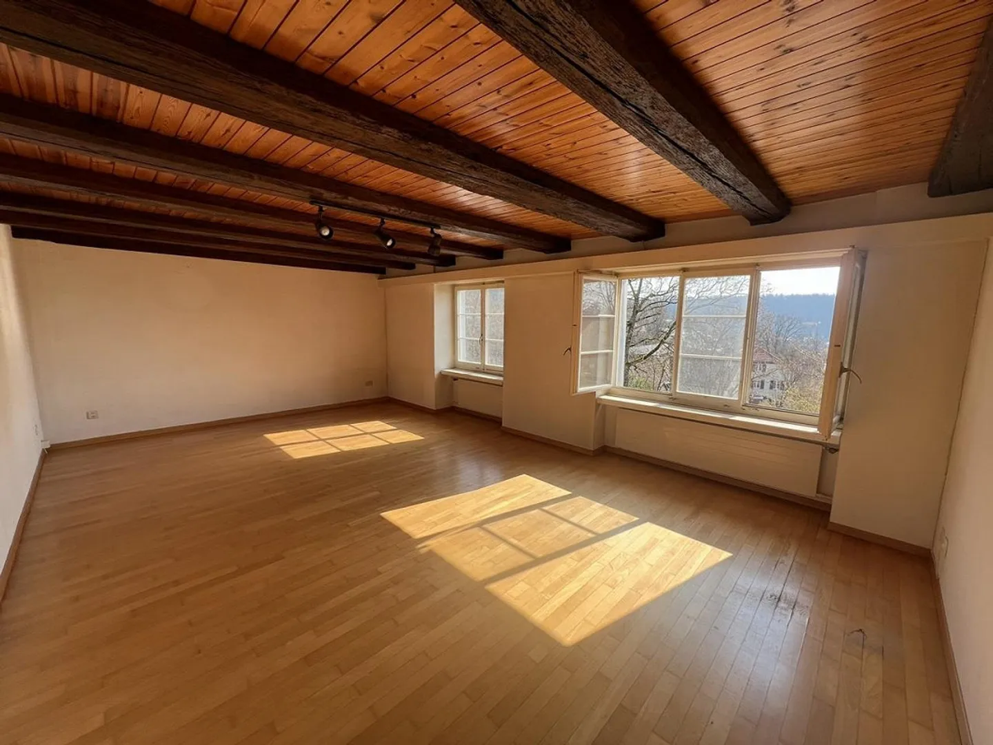 Incantevole casa unifamiliare con giardino in una posizione ideale - Foto 3 di 16