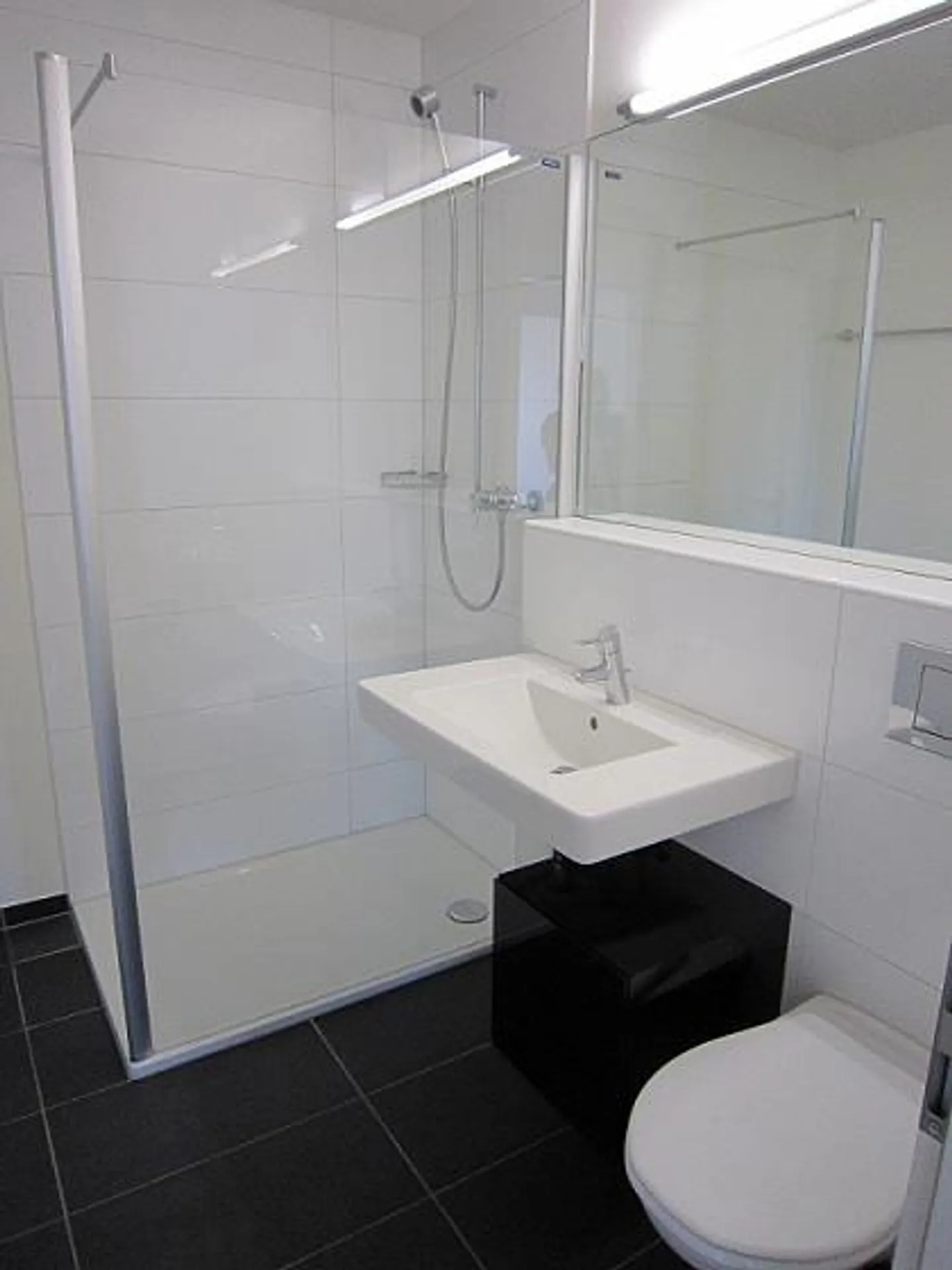 Appartamento familiare accanto a Westside! - Foto 5 di 8