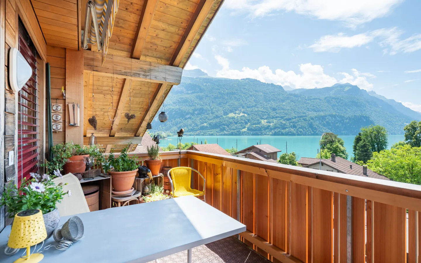 ImmoWyss - Appartement penthouse élégant de 3,5 pièces avec vue sur le lac et les montagnes - Photo 1 sur 8