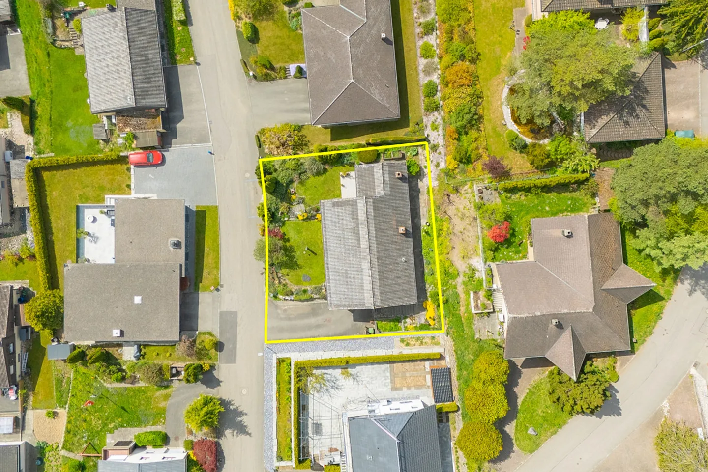 Charmantes Einfamilienhaus mit Garten - Foto 2 von 13