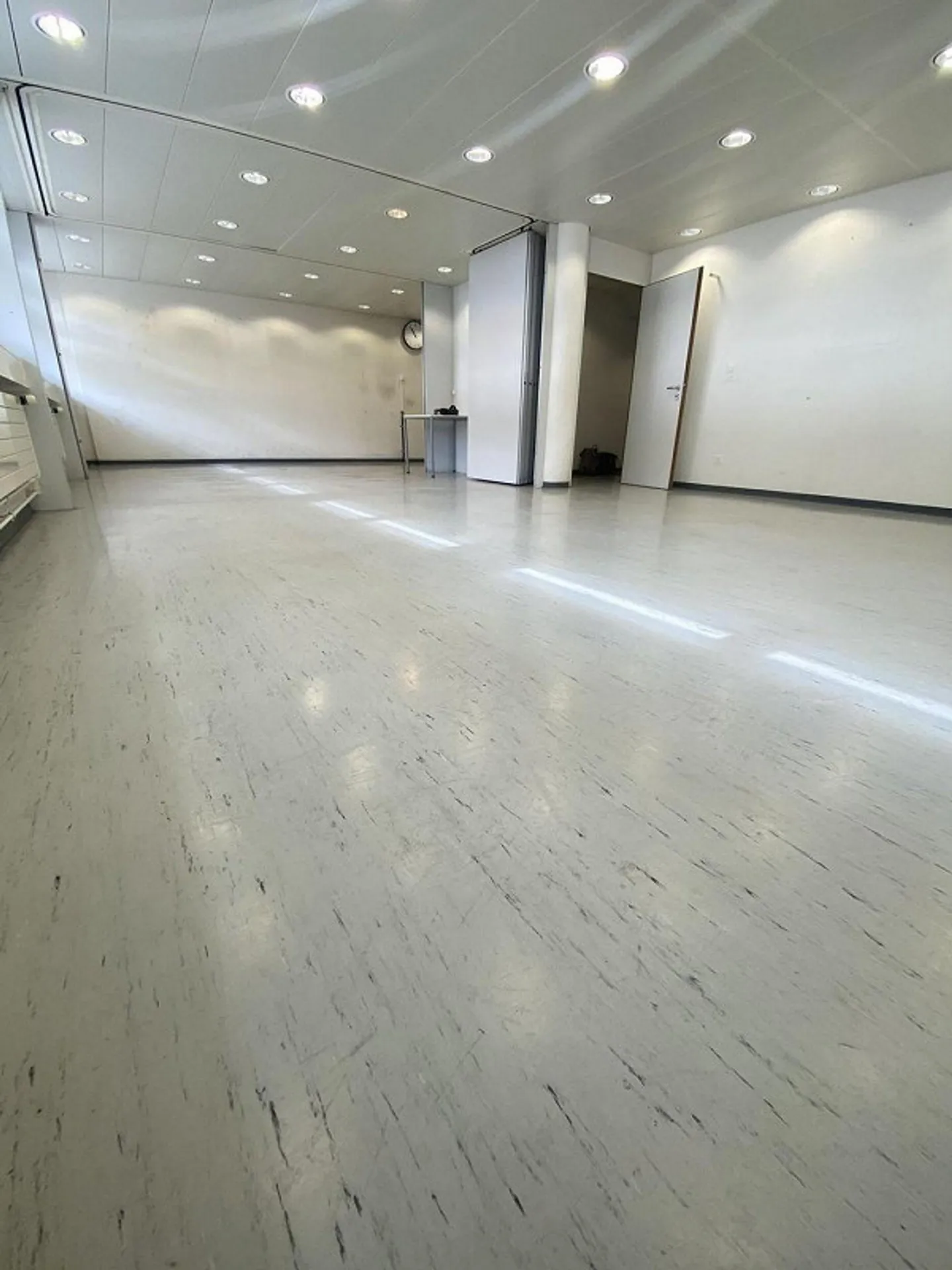 Your new commercial space in a central location - Photo 8 of 12