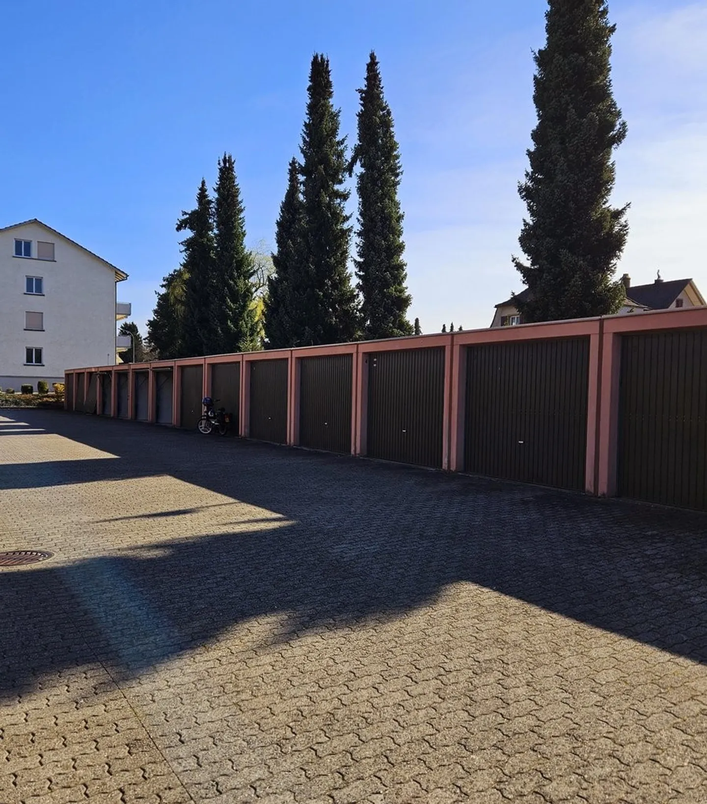 Garage for rent - Photo 1 of 3