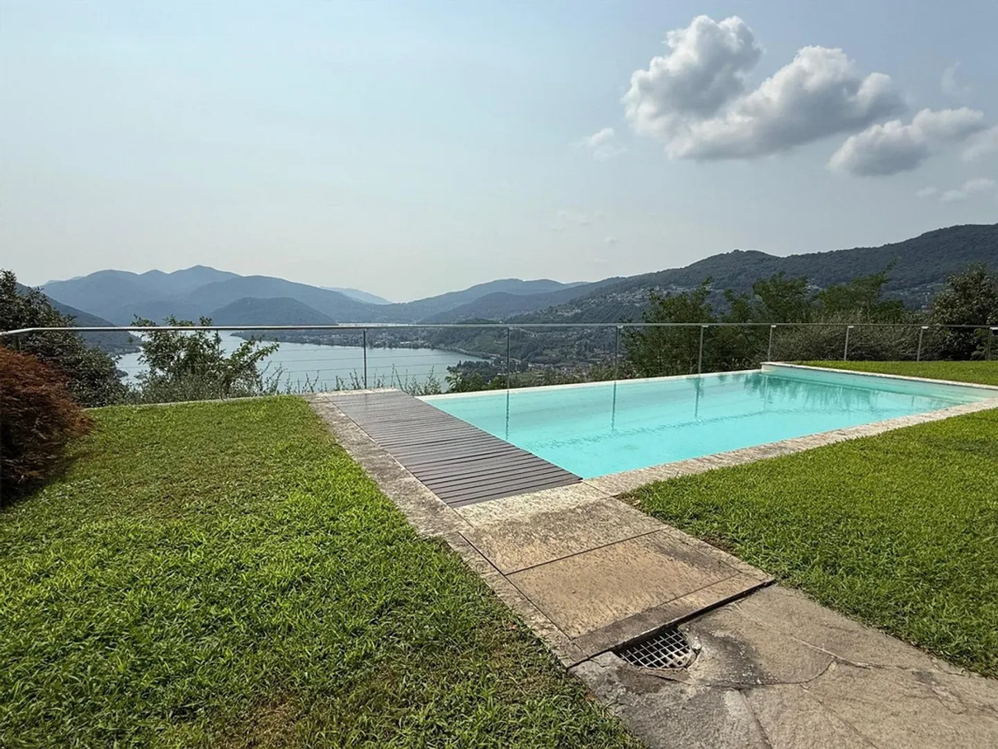 Villa con vista lago mozzafiato - Foto 2 di 5