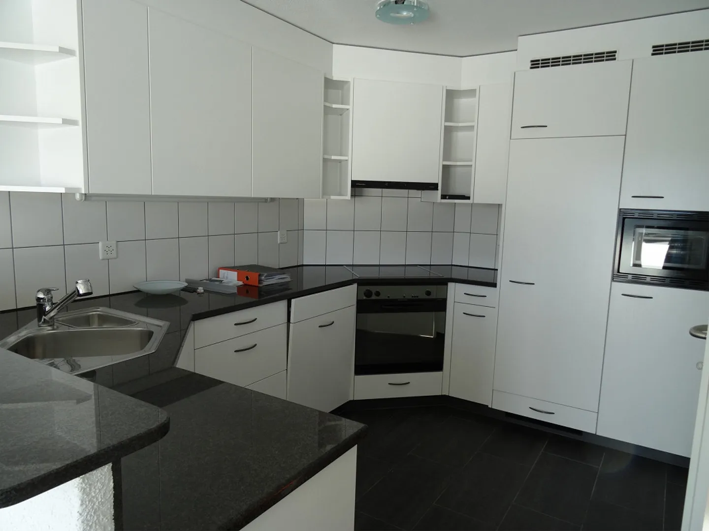 Appartement spacieux et ensoleillé de 5,5 pièces dans un emplacement calme - Photo 9 sur 17