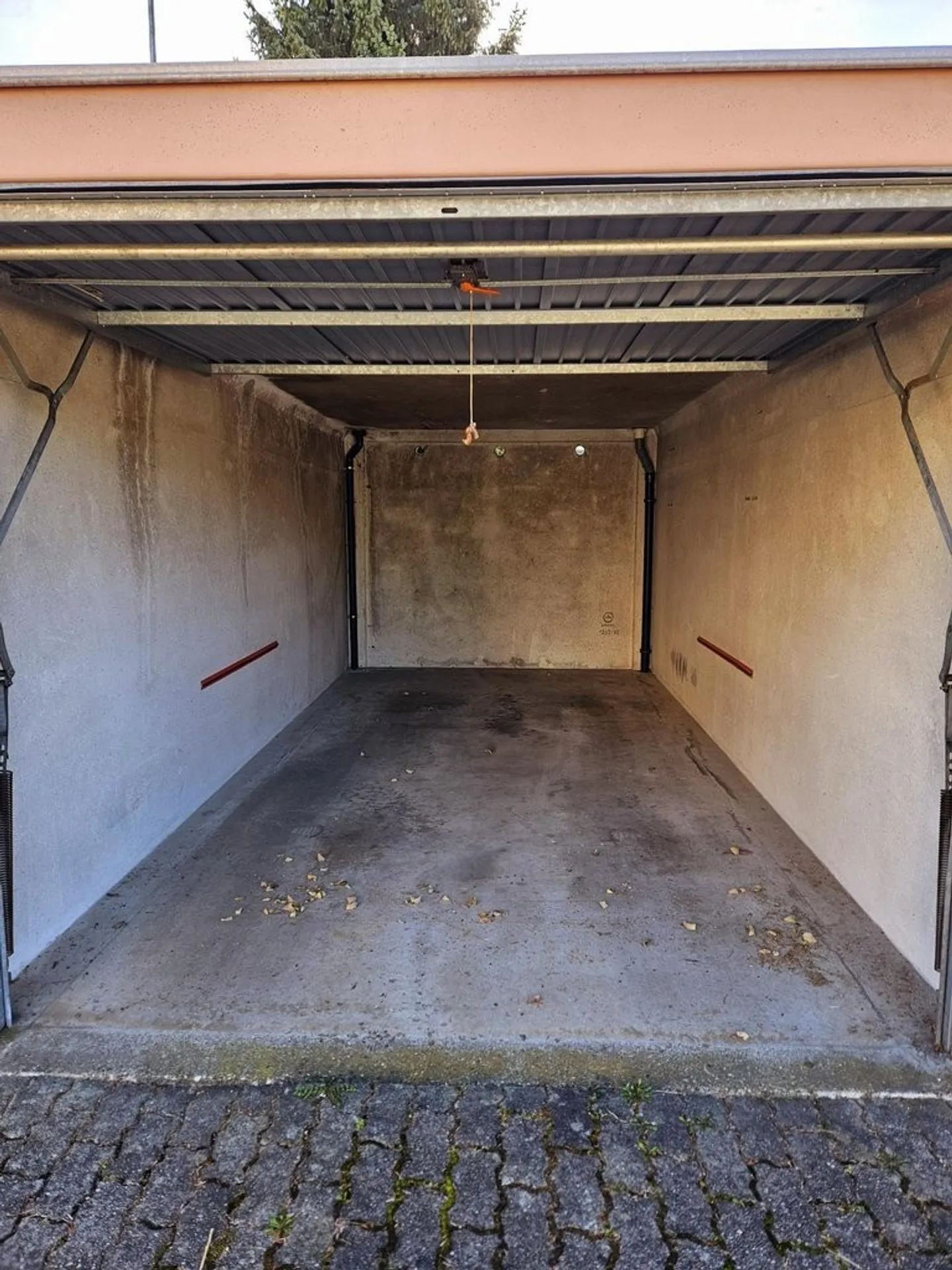 Garage for rent - Photo 3 of 3