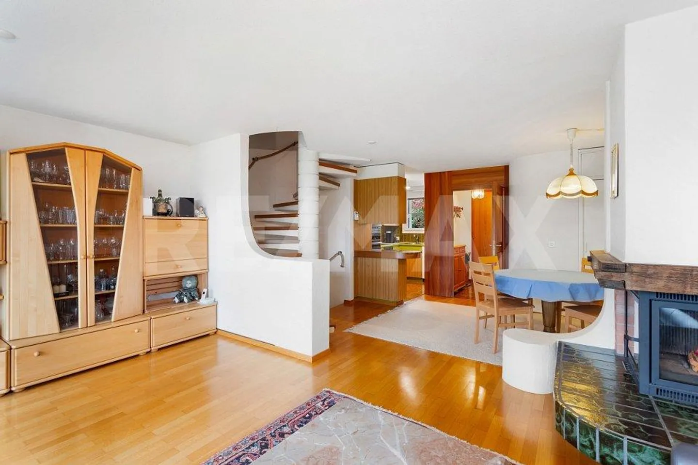 Charming 4.5-Room Middle House with Expansion Potential - Photo 5 of 13