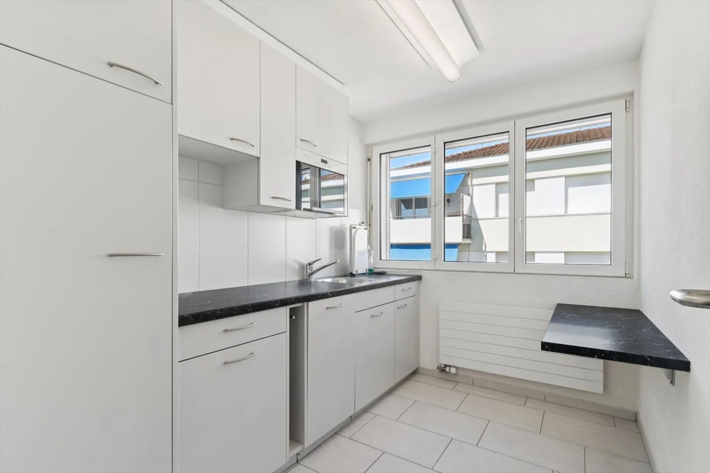 Your new workplace with lake panorama – Bright. Quiet. Inspiring. - Photo 5 of 9