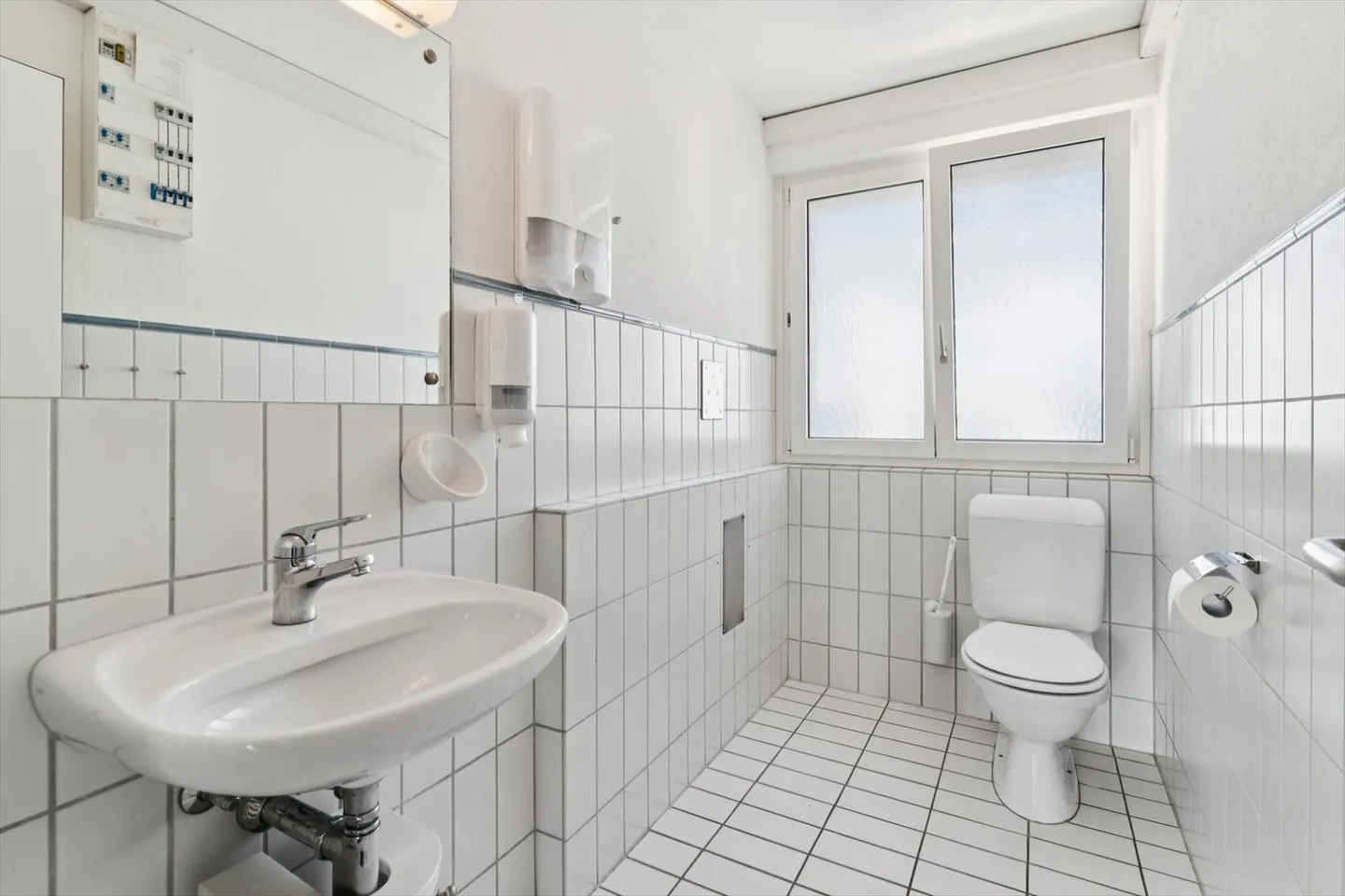 Your new workplace with lake panorama – Bright. Quiet. Inspiring. - Photo 7 of 9