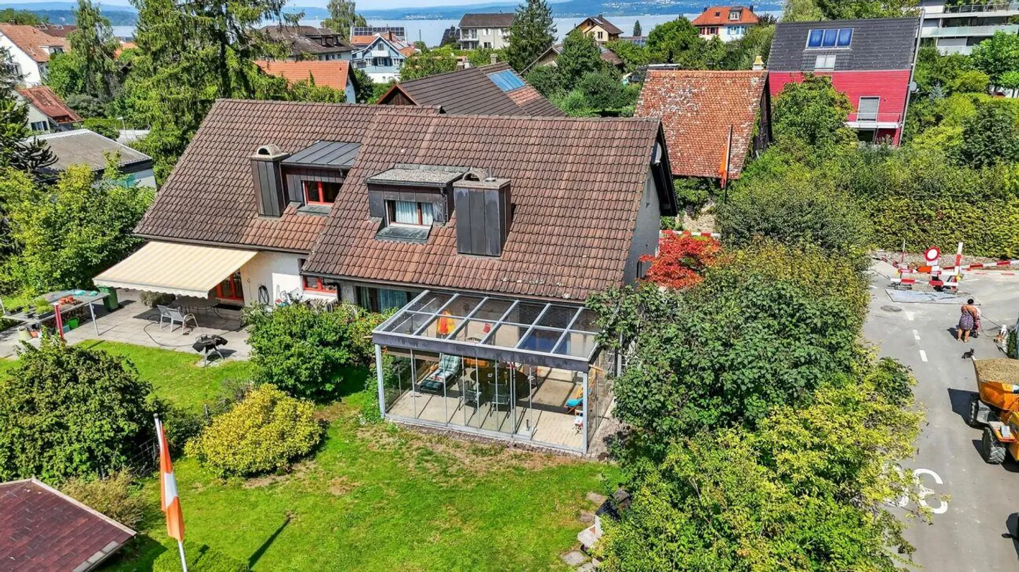 Sonniges und ruhiges Familienidyll mit Garten nahe Kreuzlingen - Foto 1 von 27