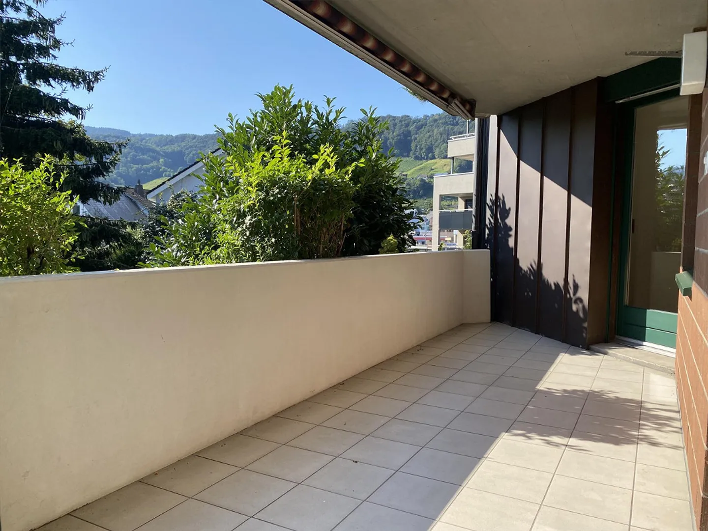 Ampio appartamento con bel balcone - Foto 10 di 16