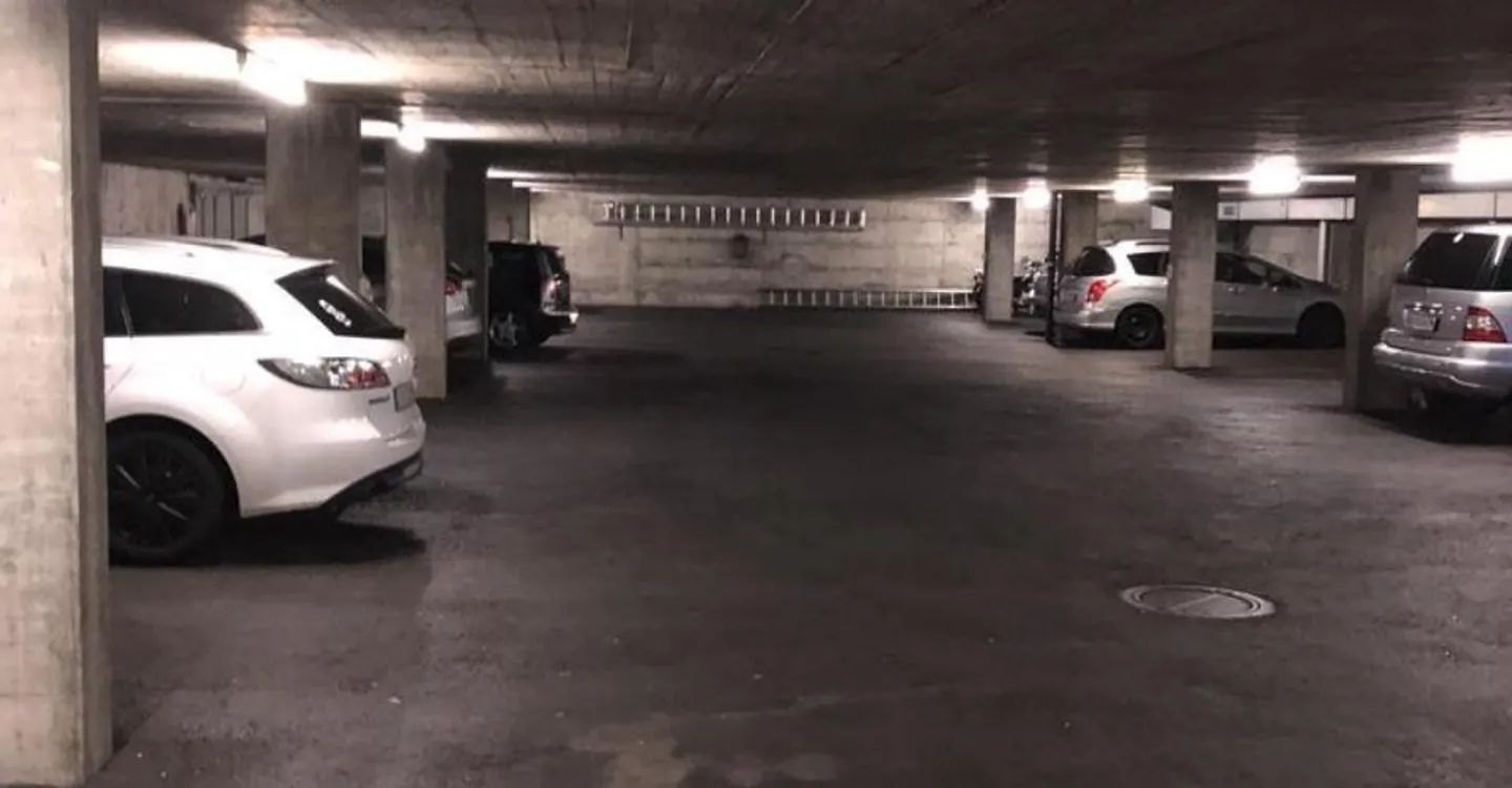 Posti auto vicino alla città - Foto 2 di 2