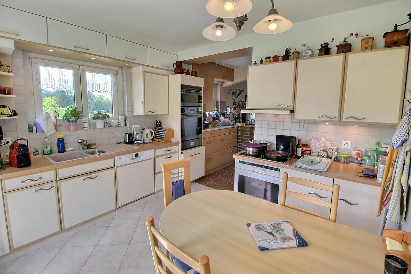 Large family house in viager with occupied use without rent, limited to 5 years - Photo 3 of 14