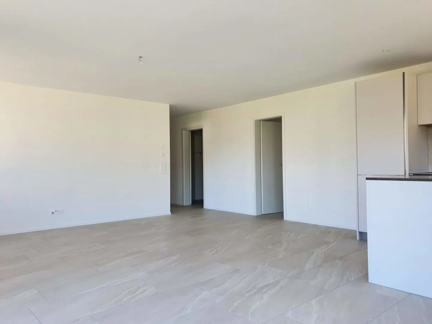 Newly built, large 3.5-room apartment - Photo 4 of 13