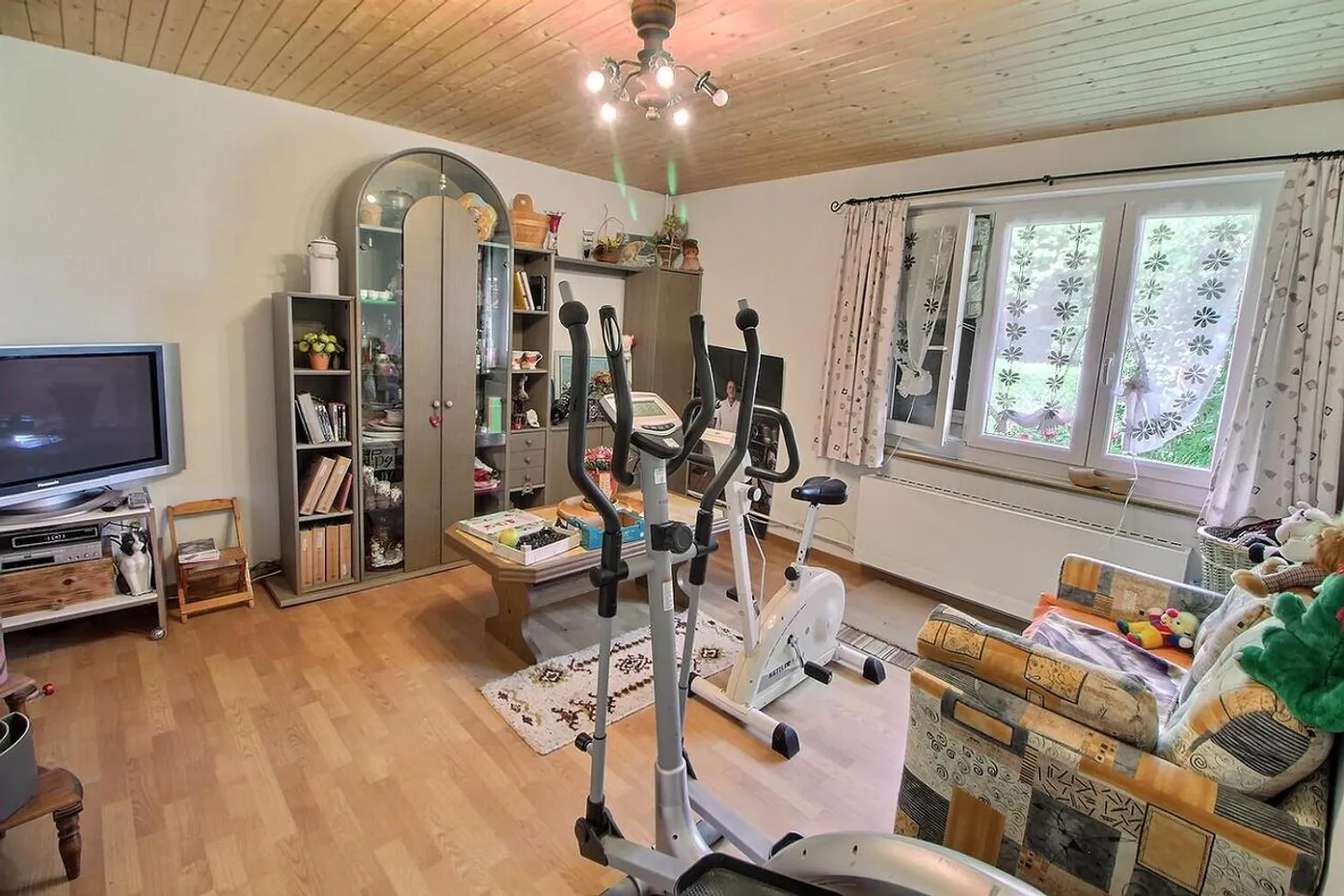 Large family house in viager with occupied use without rent, limited to 5 years - Photo 5 of 14