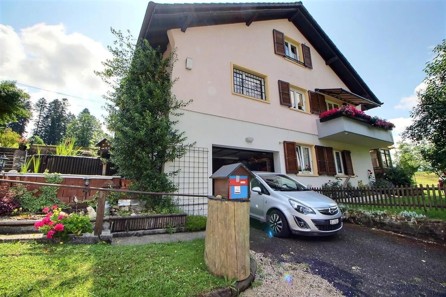 Large family house in viager with occupied use without rent, limited to 5 years - Photo 1 of 14