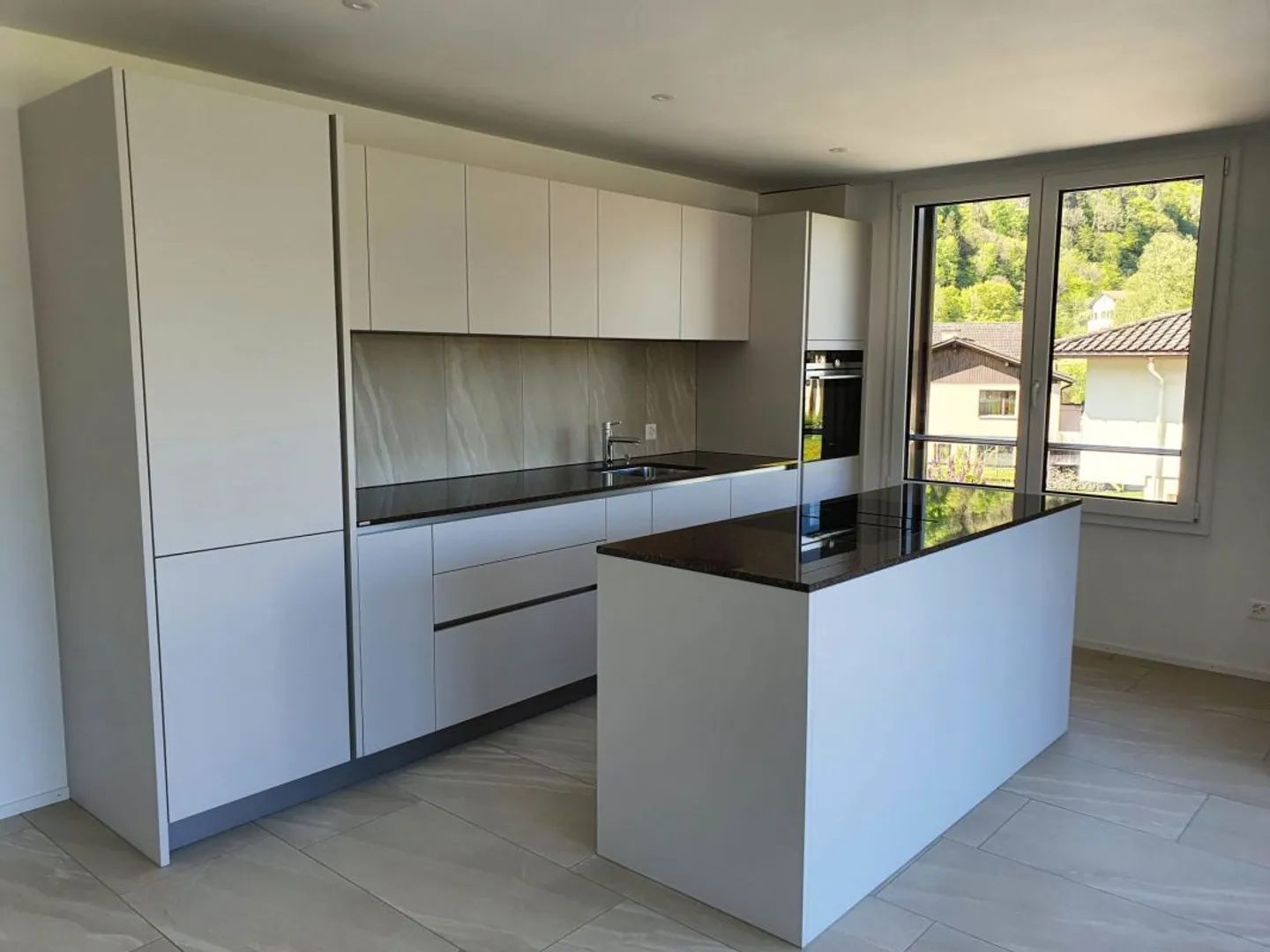 Newly built, large 3.5-room apartment - Photo 3 of 13