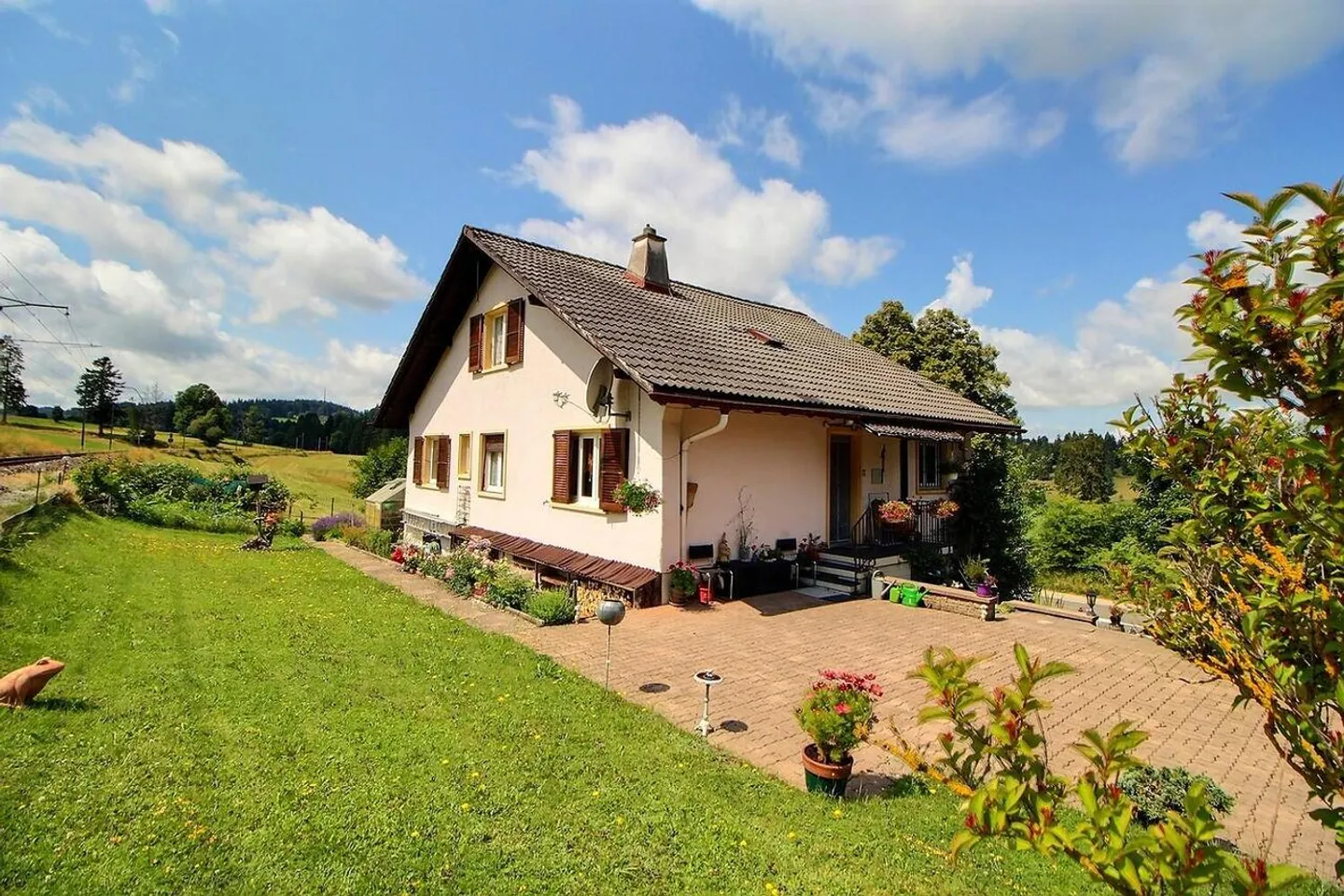 Large family house in viager with occupied use without rent, limited to 5 years - Photo 2 of 14