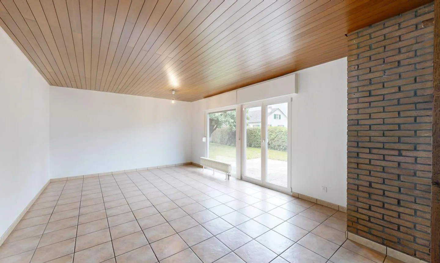 Charming single-family home with garden idyll and plenty of space in Magden - Photo 4 of 13