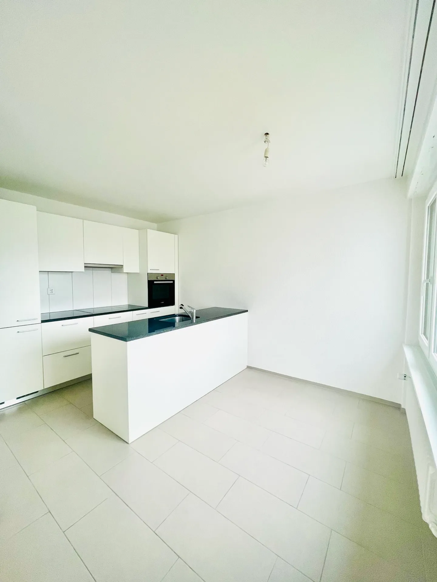 Apartment for rent - Photo 1 of 7