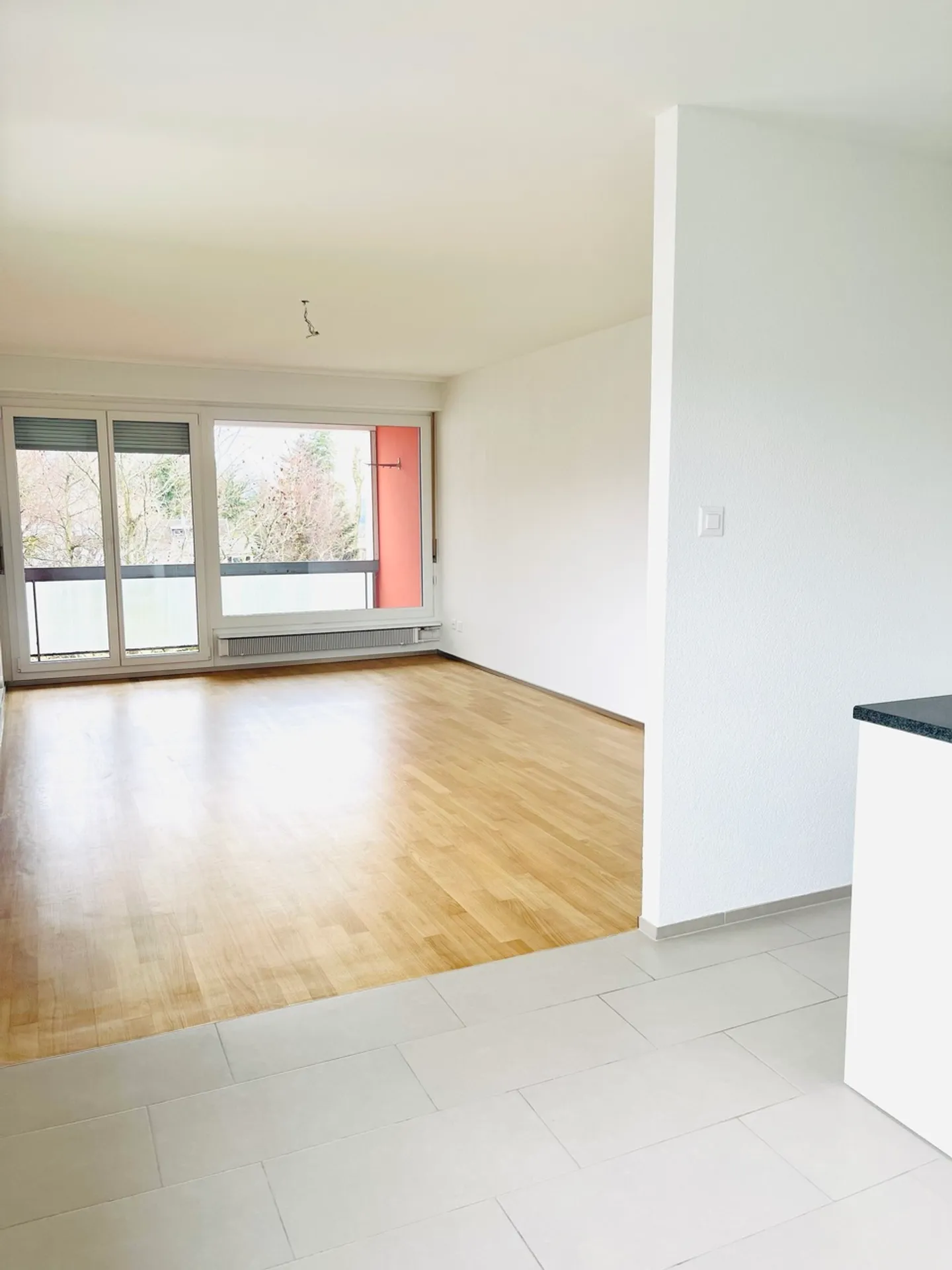 Apartment for rent - Photo 2 of 7