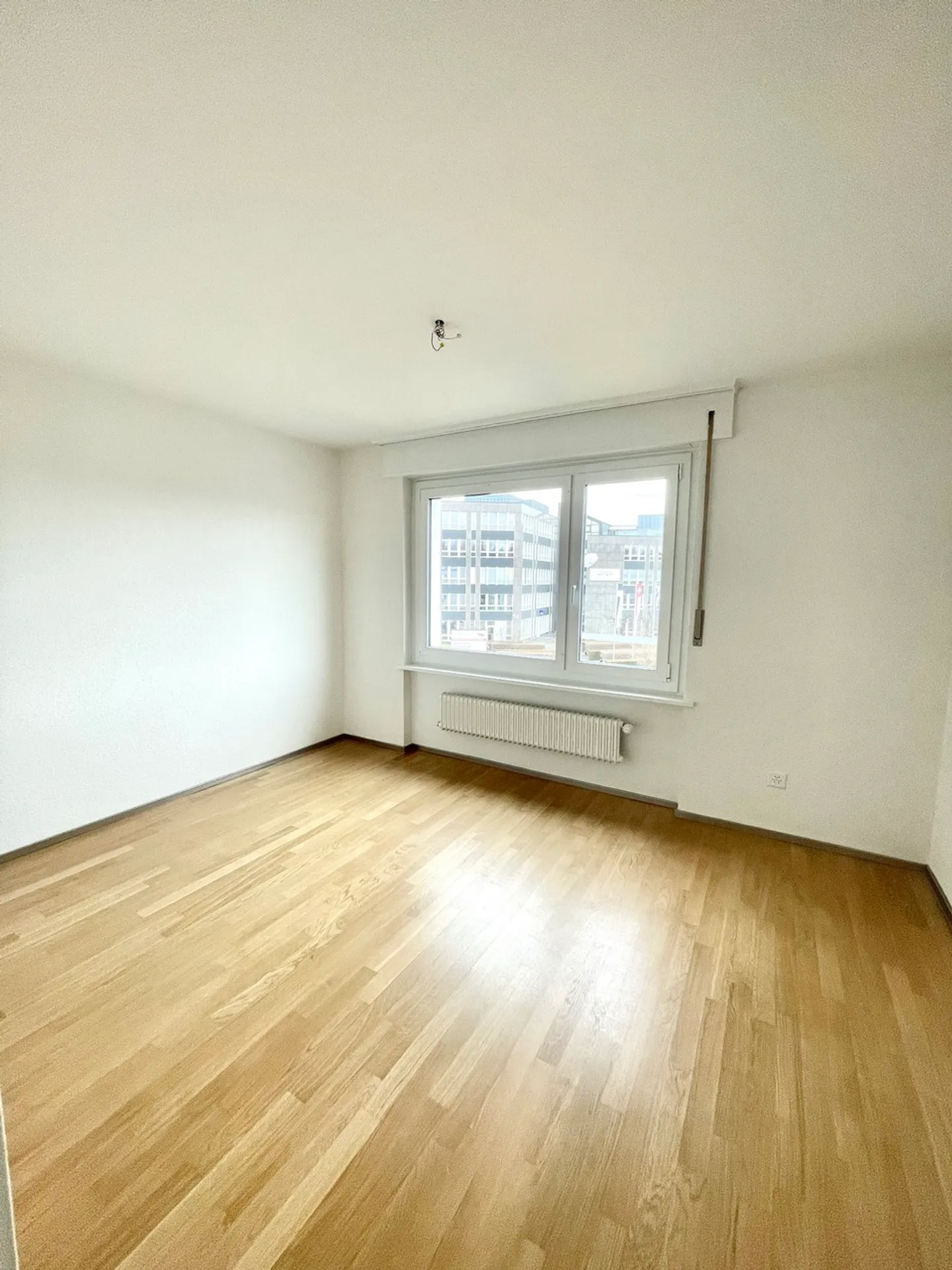 Apartment for rent - Photo 4 of 7