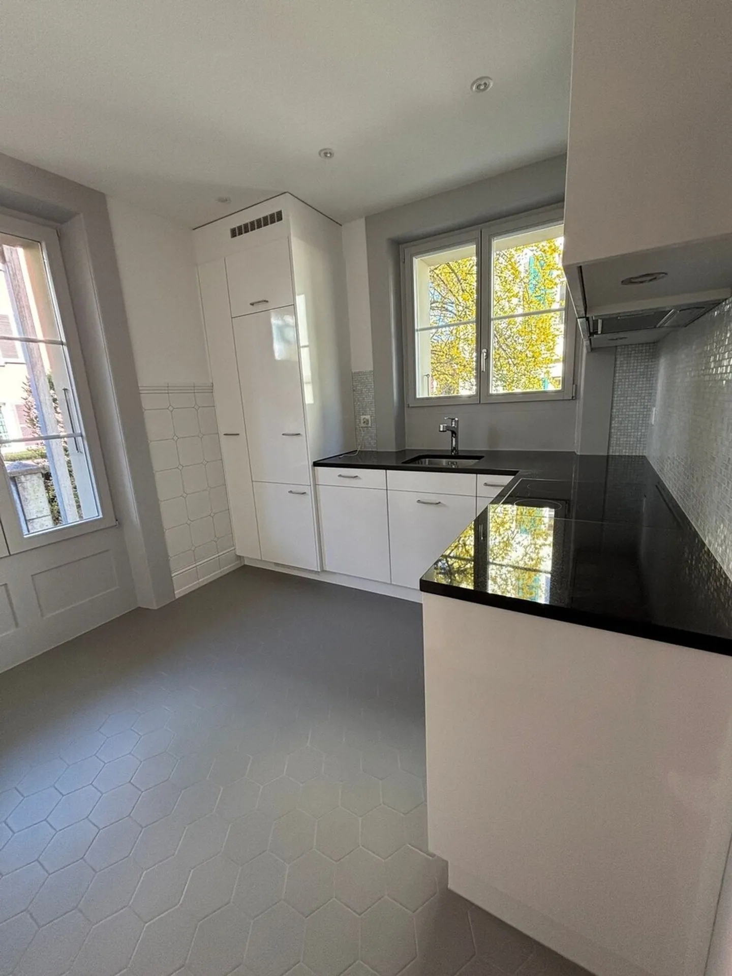 L'accès en vaut la peine - Votre maison fraîchement rénovée vous attend ! - Photo 2 sur 9