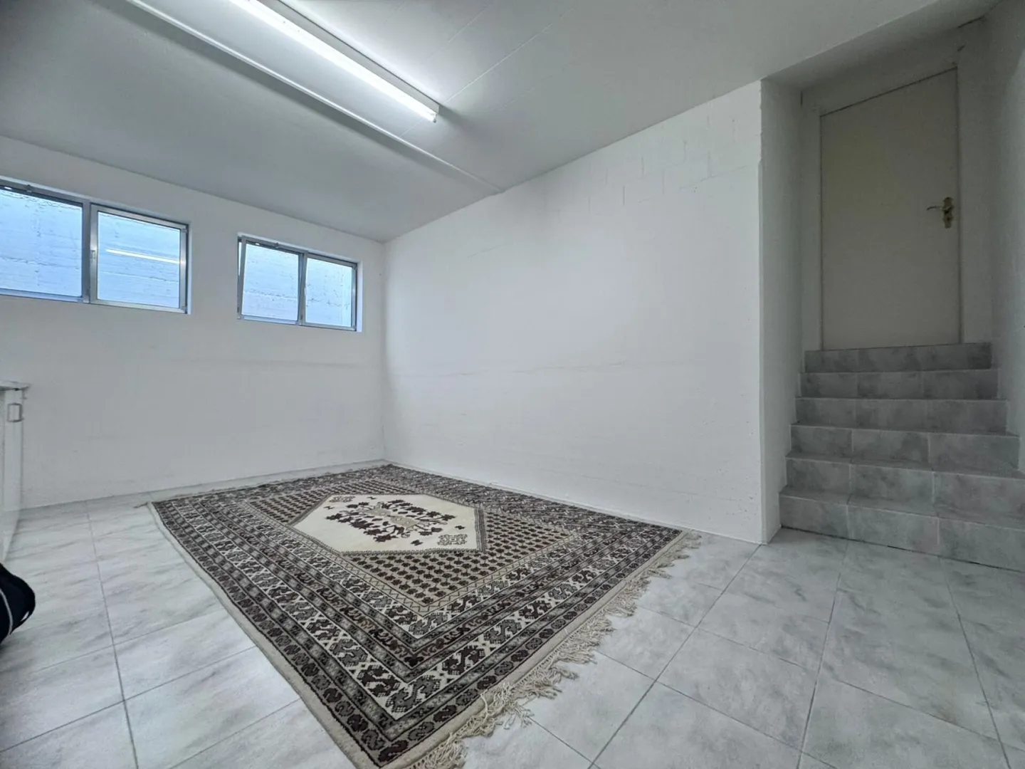 Atelier / Spazio Commerciale con Accesso Separato e Opzioni di Utilizzo Versatili - Foto 2 di 3