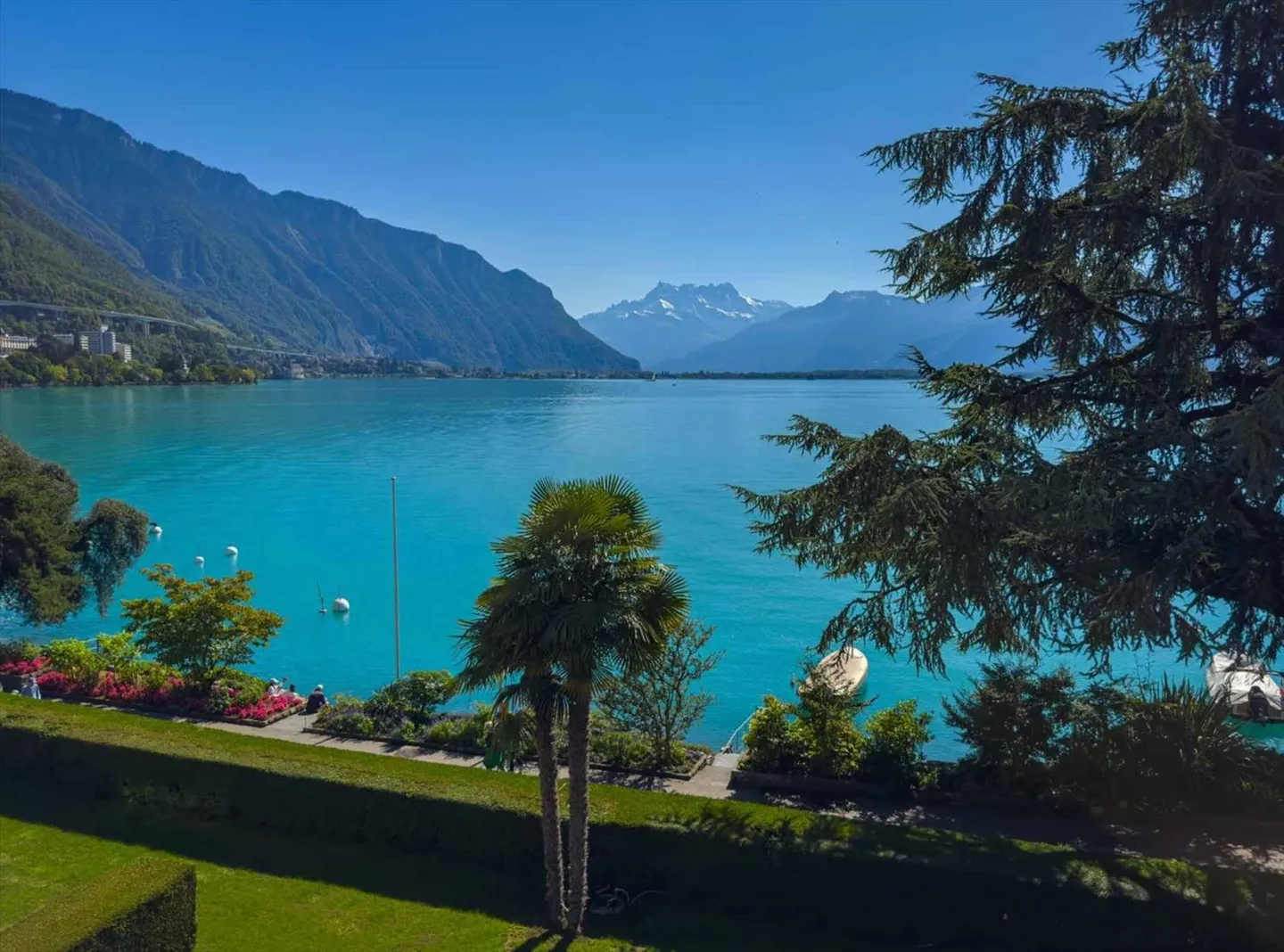Charming 4.5-room apartment with terrace and panoramic view in Montreux - Photo 1 of 8