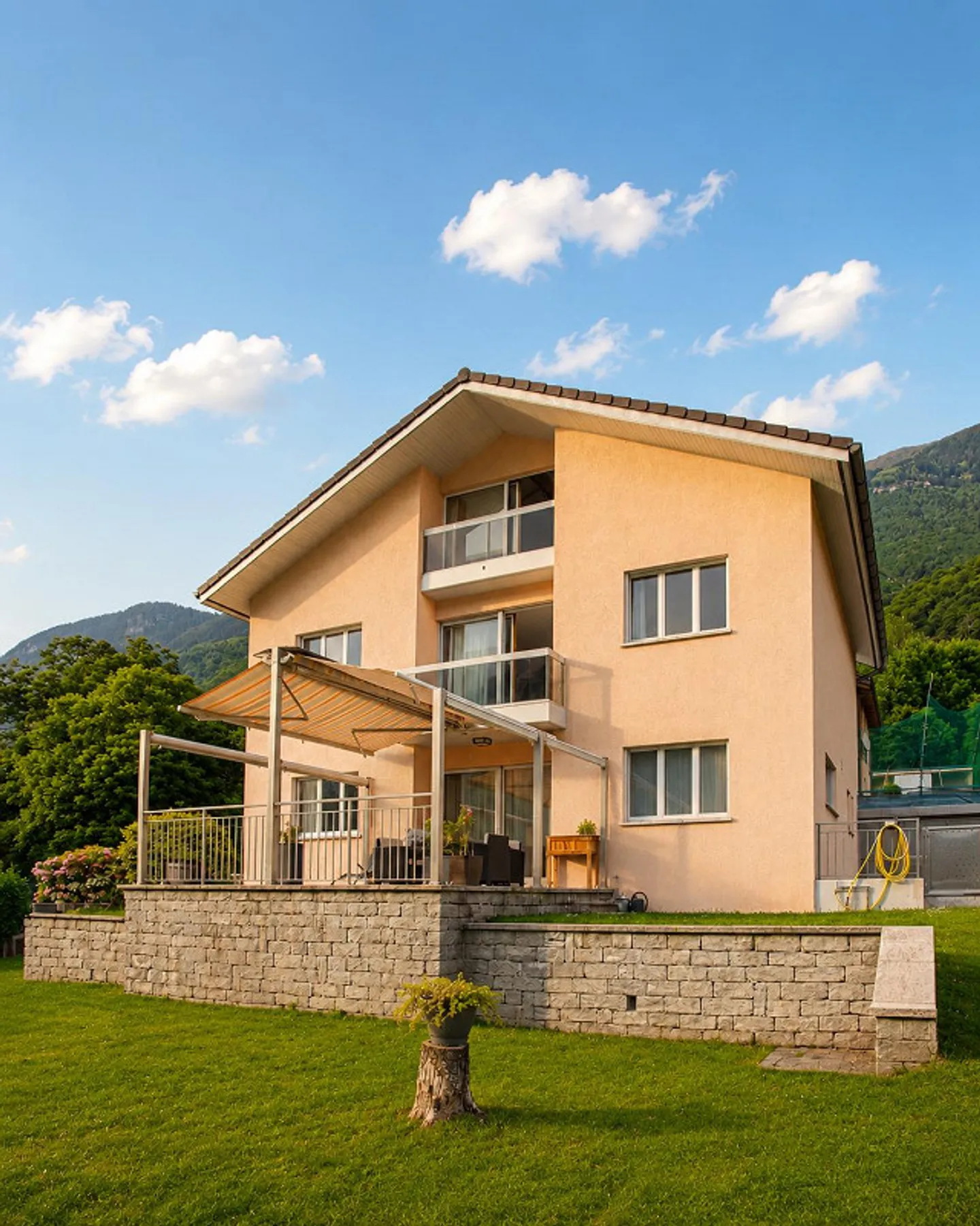 Casa Familiare Incantevole a Claro - Foto 1 di 10