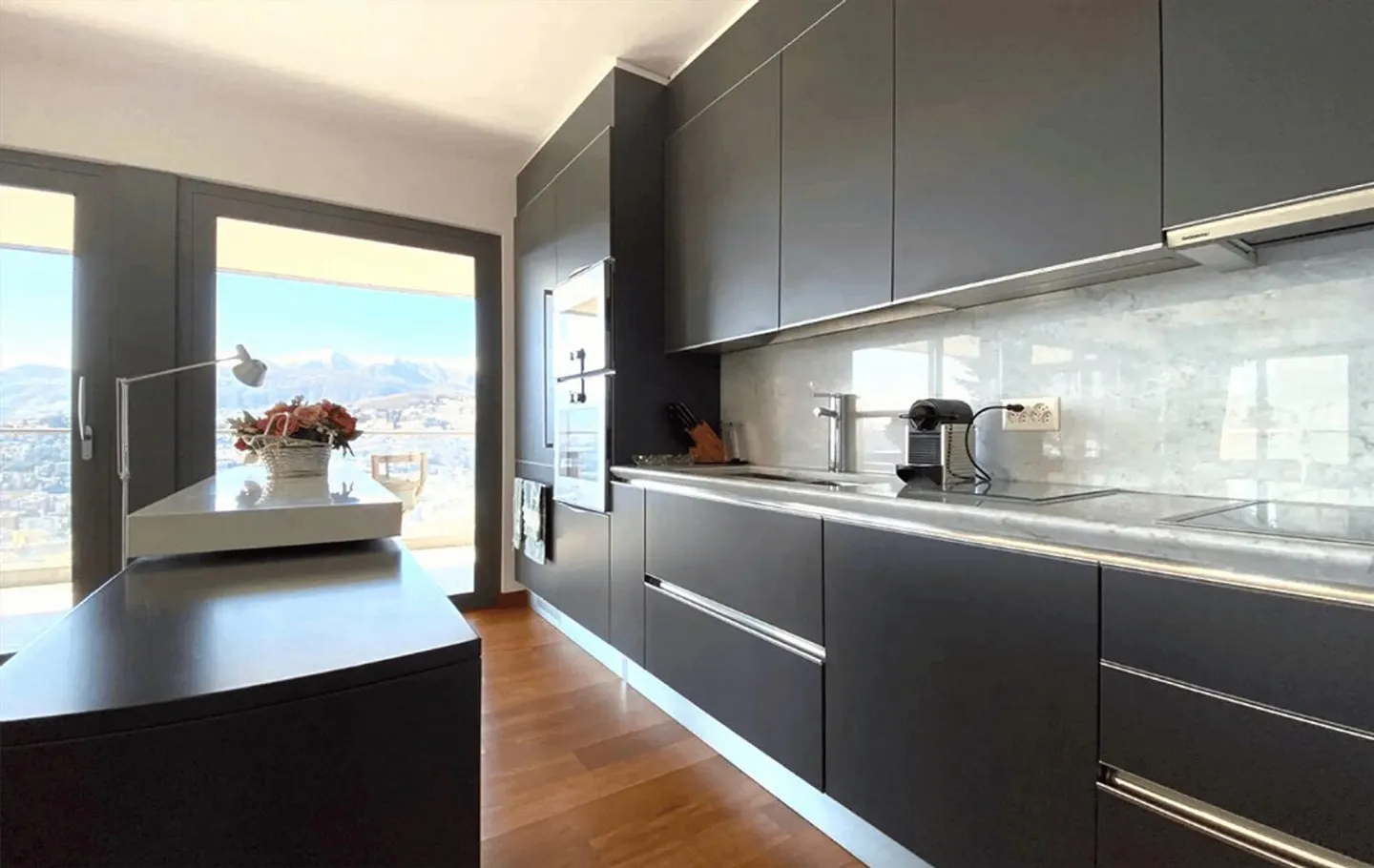 Elegante Wohnung mit Terrasse - Foto 6 von 14