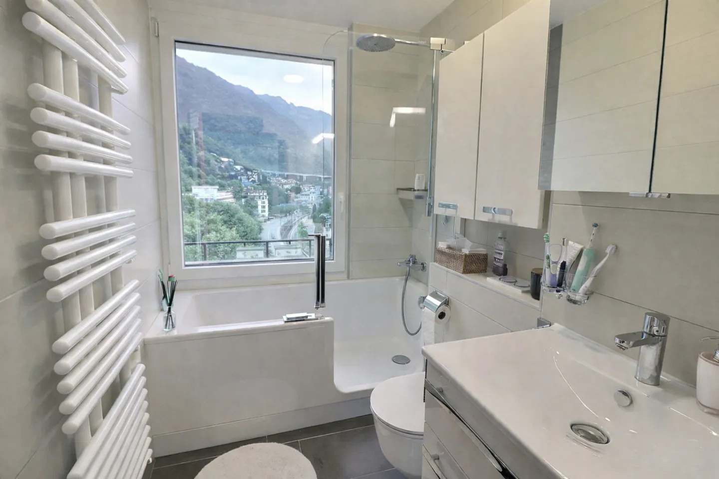 Superb apartment in occupied life annuity without rent Exceptional view of the lake in Territet (VD) - Photo 12 of 14