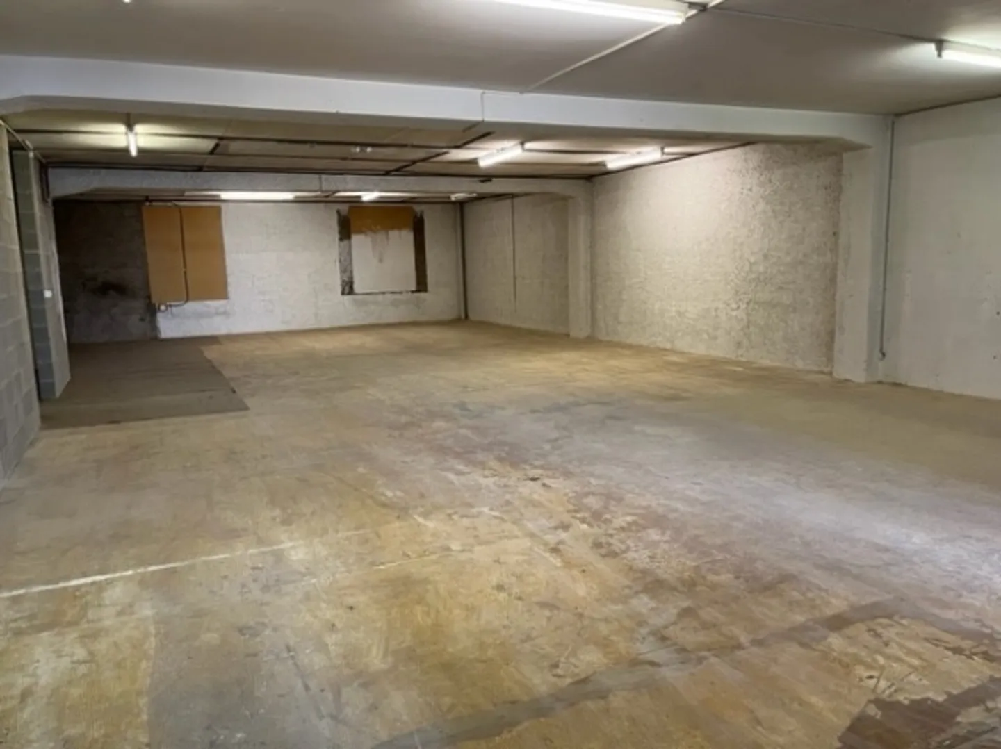 Mischgenutztes Gebäude mieten - Foto 8 von 9