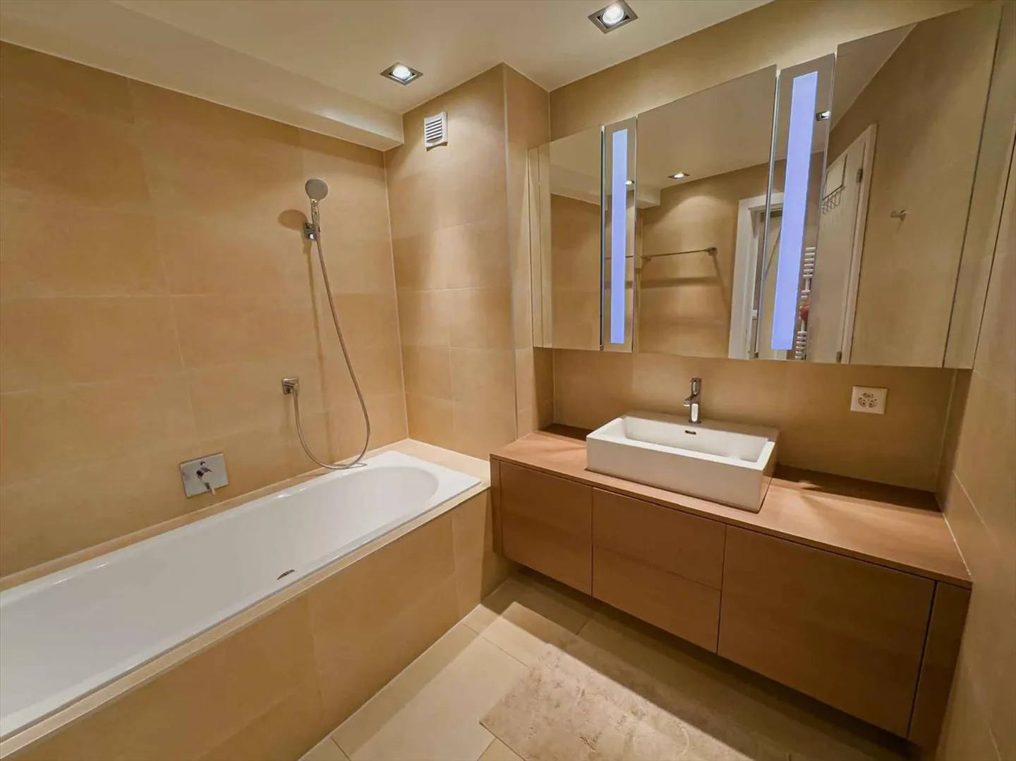 Charming 4.5-room apartment with terrace and panoramic view in Montreux - Photo 6 of 8