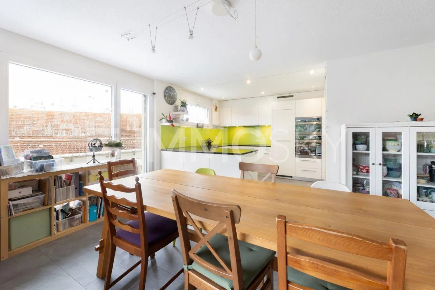 Modern Family Home with Apartment - Photo 5 of 5