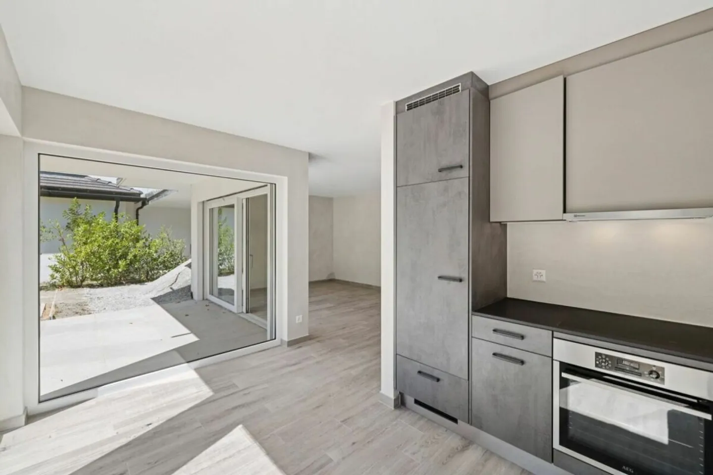 Appartement neuf de 2.5 pièces avec de magnifiques extérieurs - Photo 3 sur 9