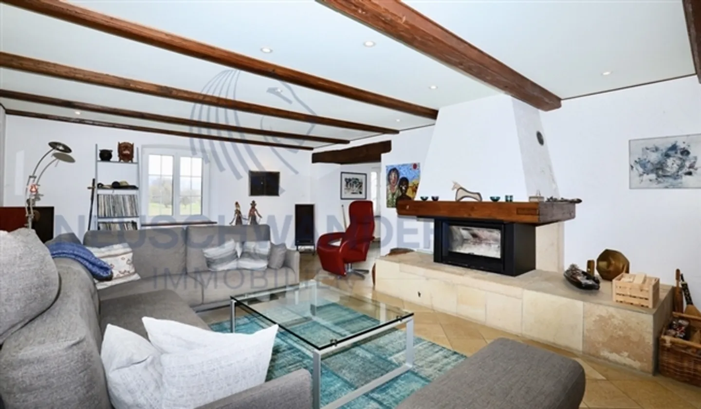 Outstandingly renovated farmhouse, large plot, stunning view, close to amenities - Photo 9 of 13