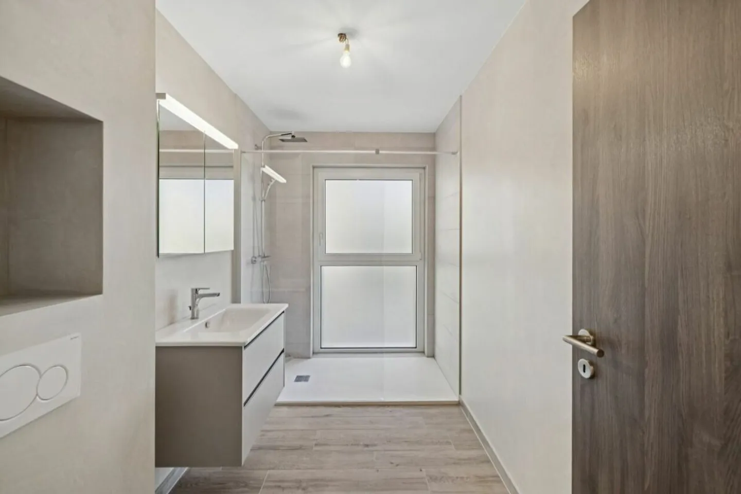 Appartement neuf de 2.5 pièces avec de magnifiques extérieurs - Photo 7 sur 9