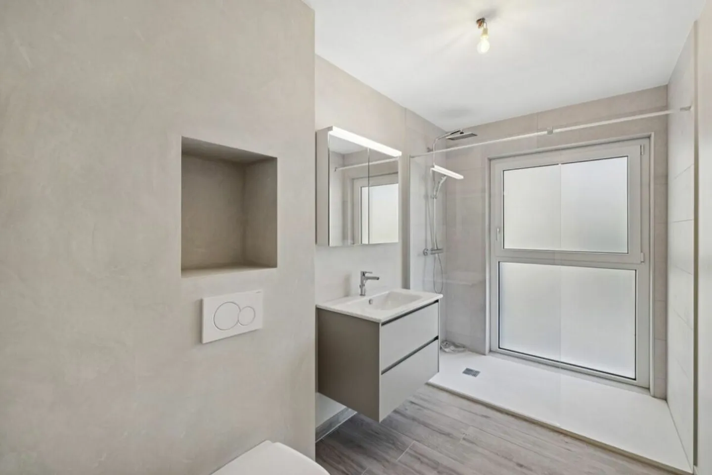 Appartement neuf de 2.5 pièces avec de magnifiques extérieurs - Photo 8 sur 9