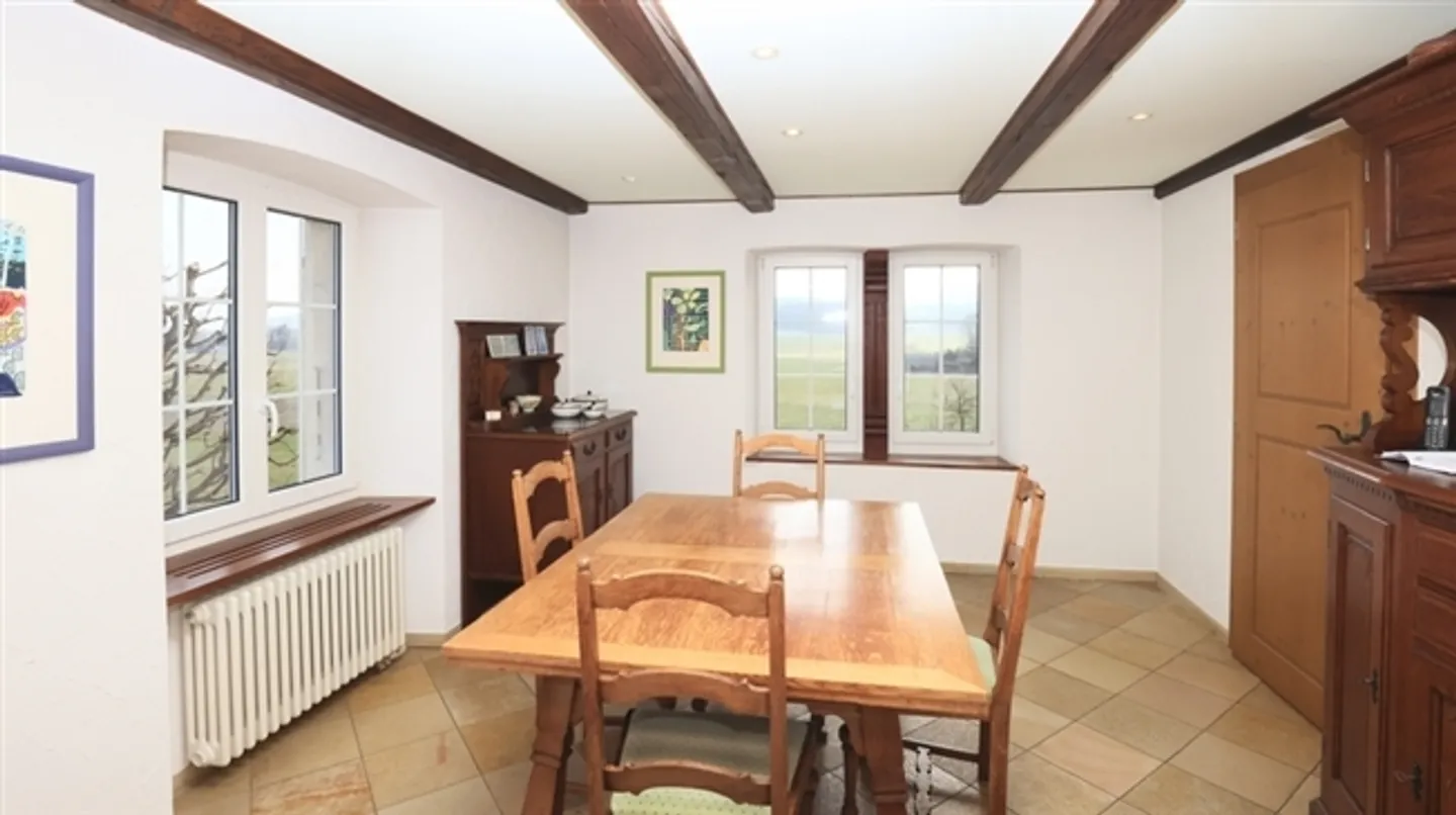 Outstandingly renovated farmhouse, large plot, stunning view, close to amenities - Photo 11 of 13