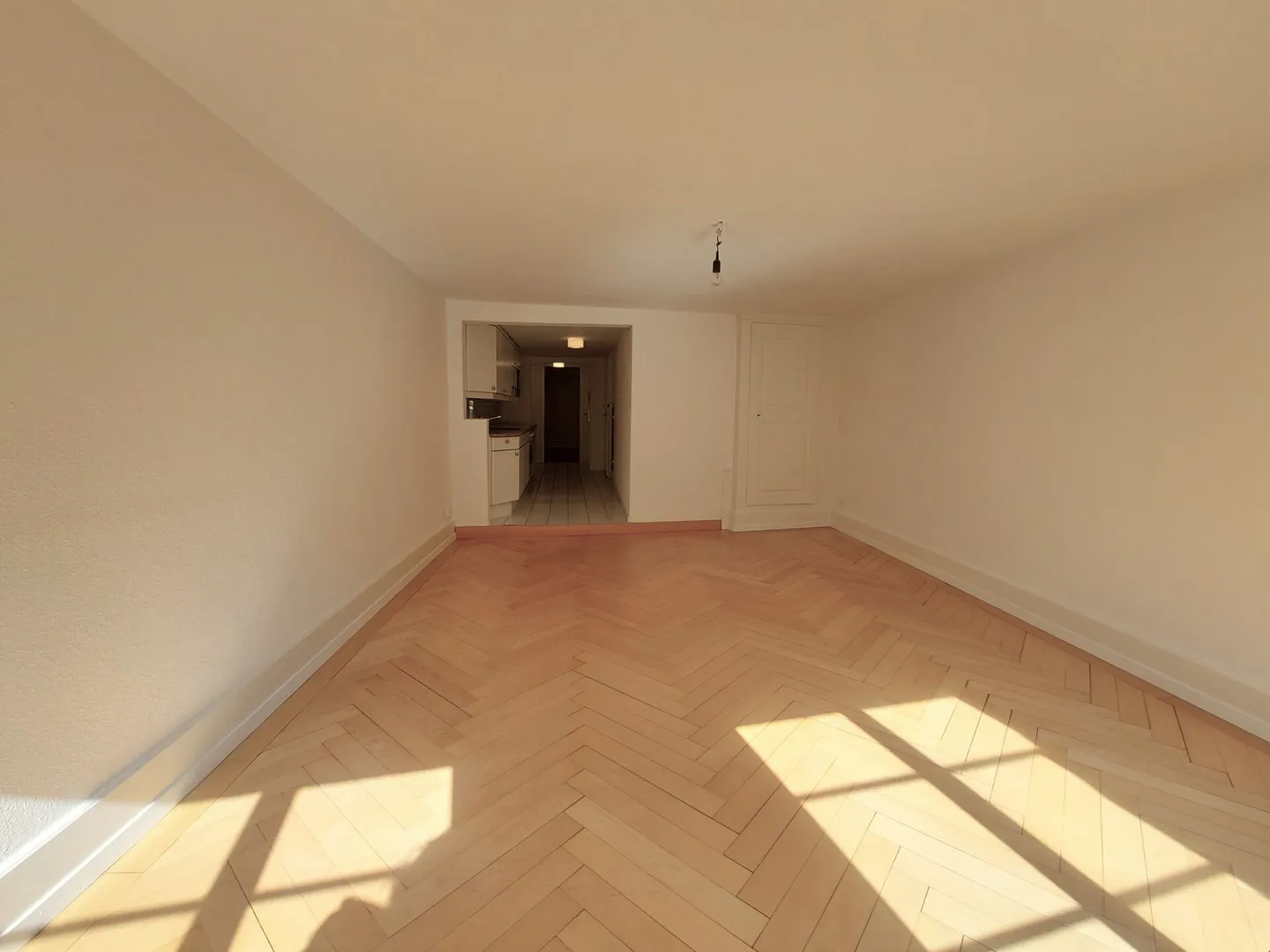 Appartement ancien dans la vieille ville - Photo 3 sur 11