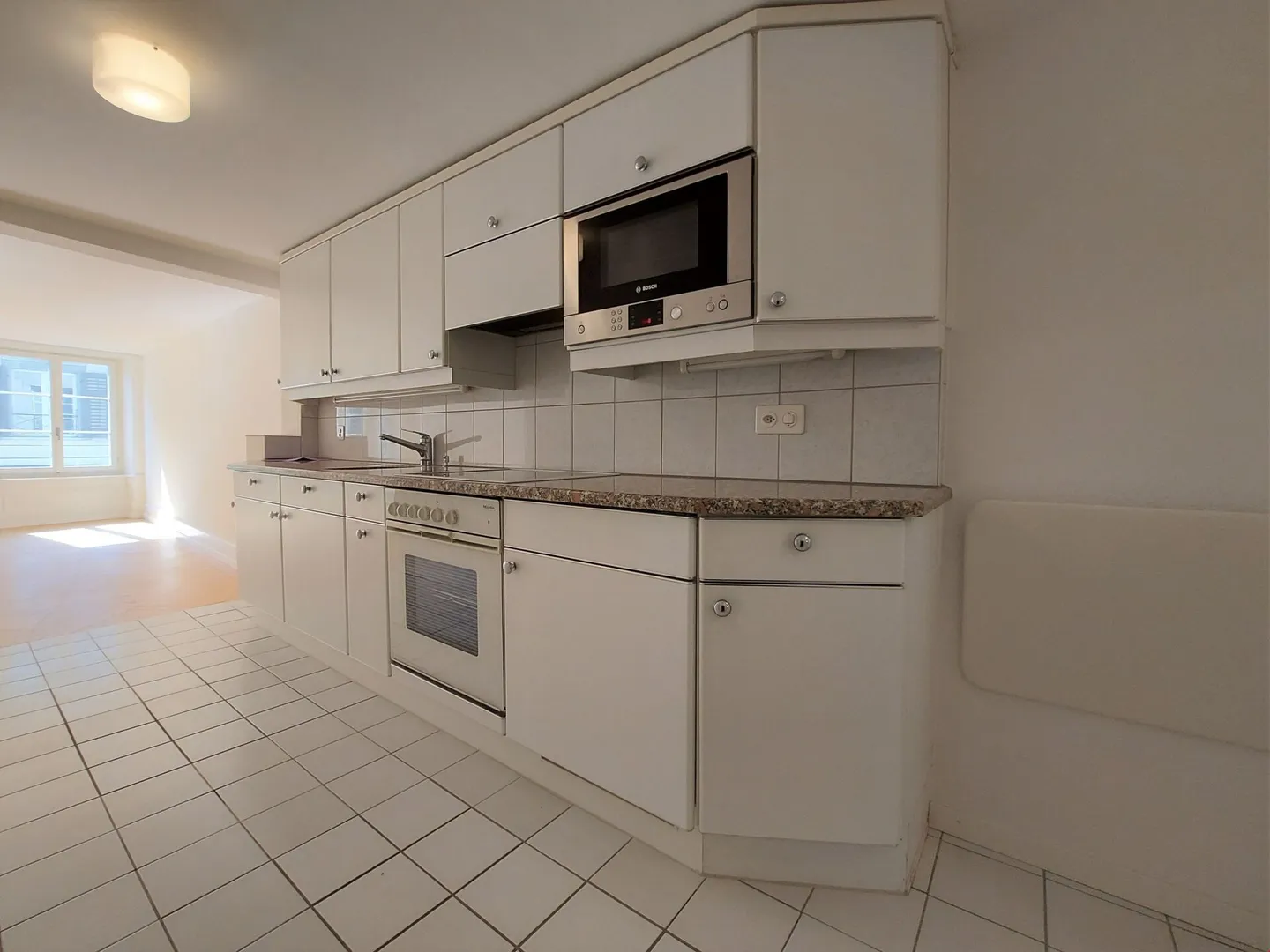 Appartement ancien dans la vieille ville - Photo 4 sur 11
