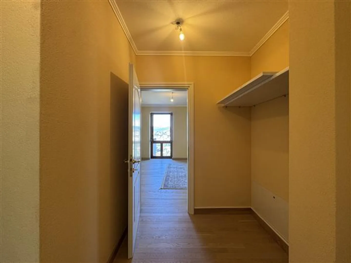 Appartement Charmant avec Vue sur le Lac - Photo 2 sur 13
