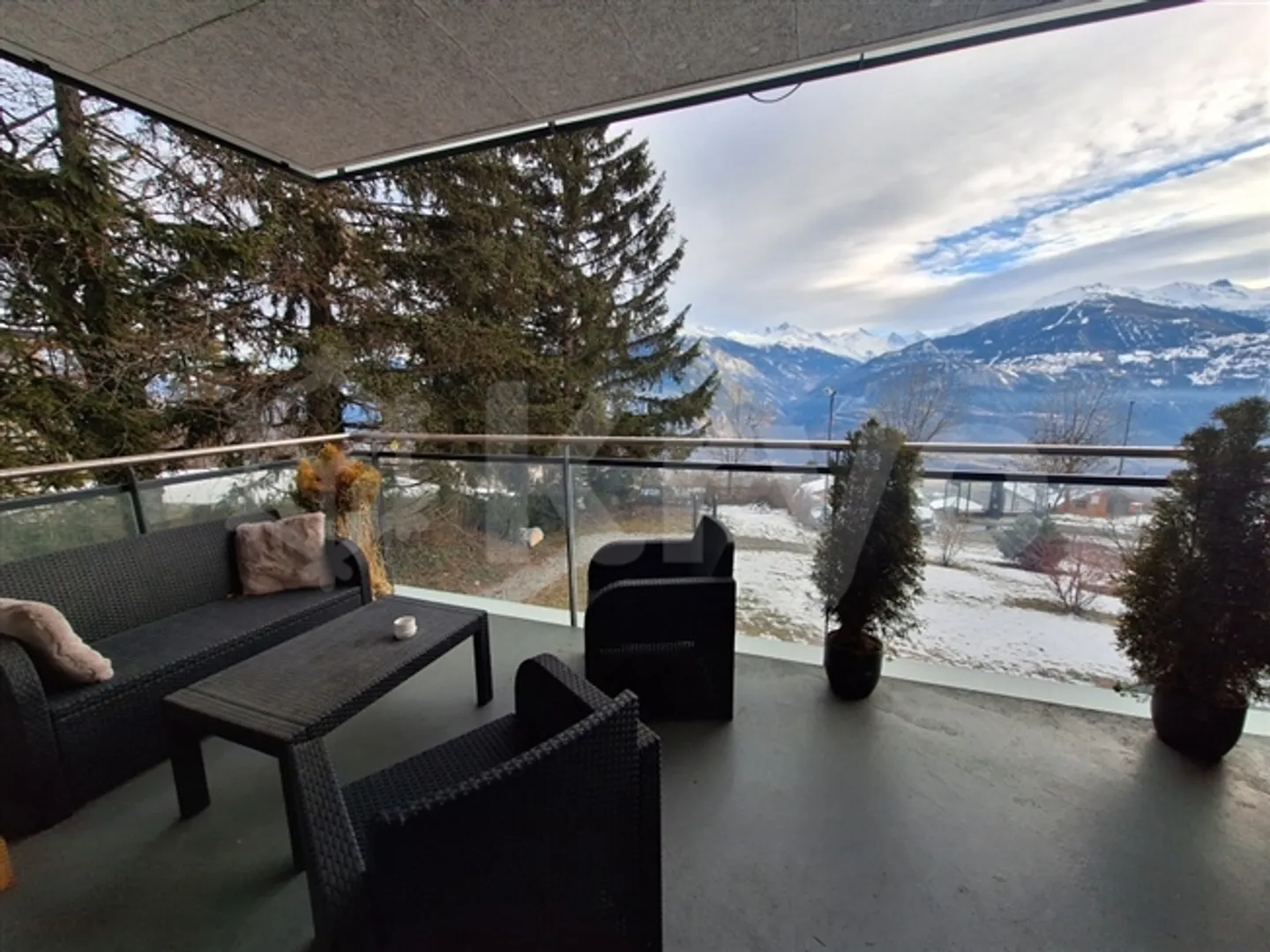 New 3.5-room apartment with stunning views - Photo 2 of 6