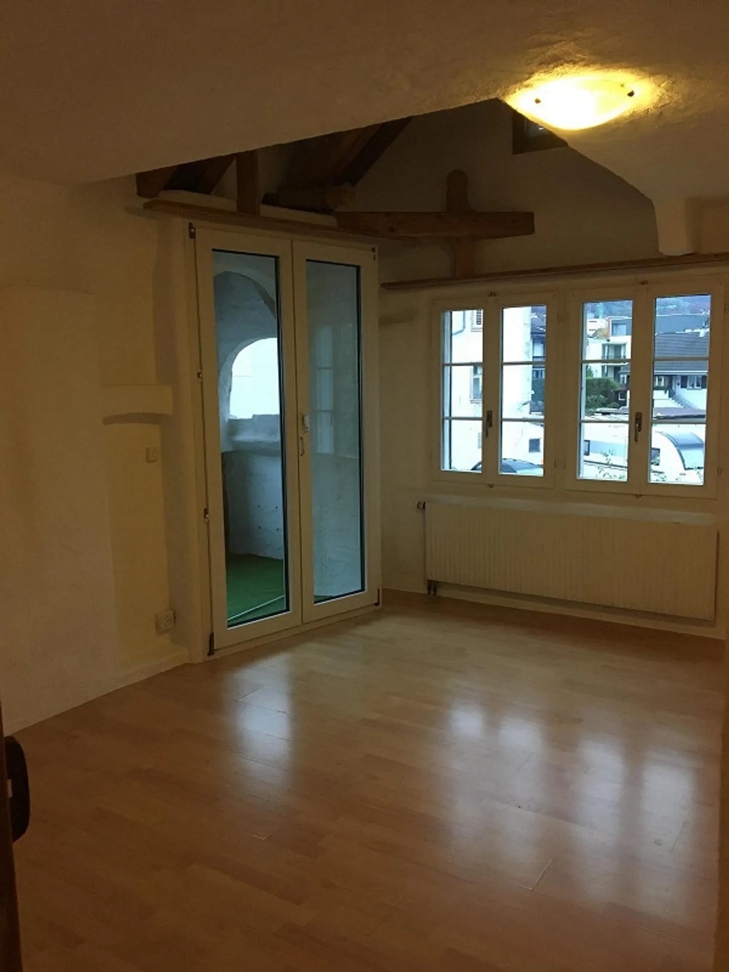 Einzigartige 3.5-Zimmerwohnung mit Altbau-Charme - Foto 11 von 15